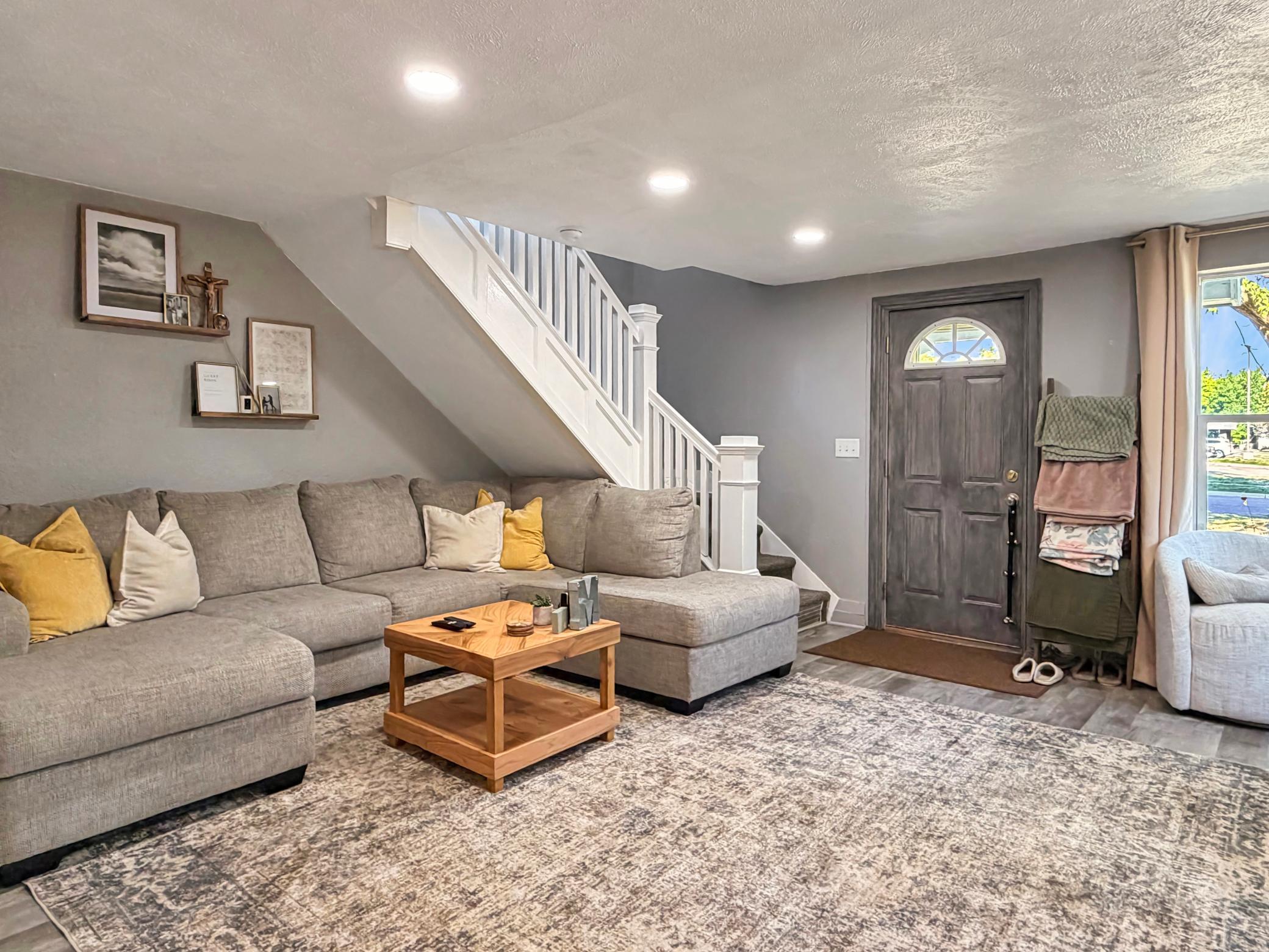 284 2nd Street Property Photo 11