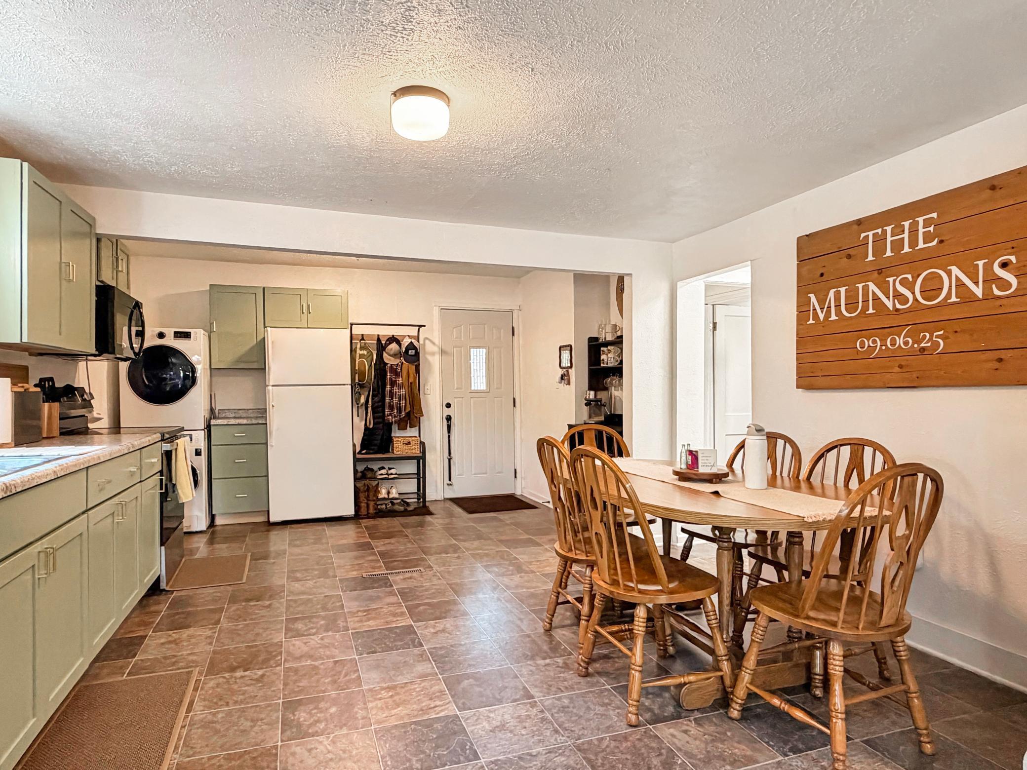 284 2nd Street Property Photo 16