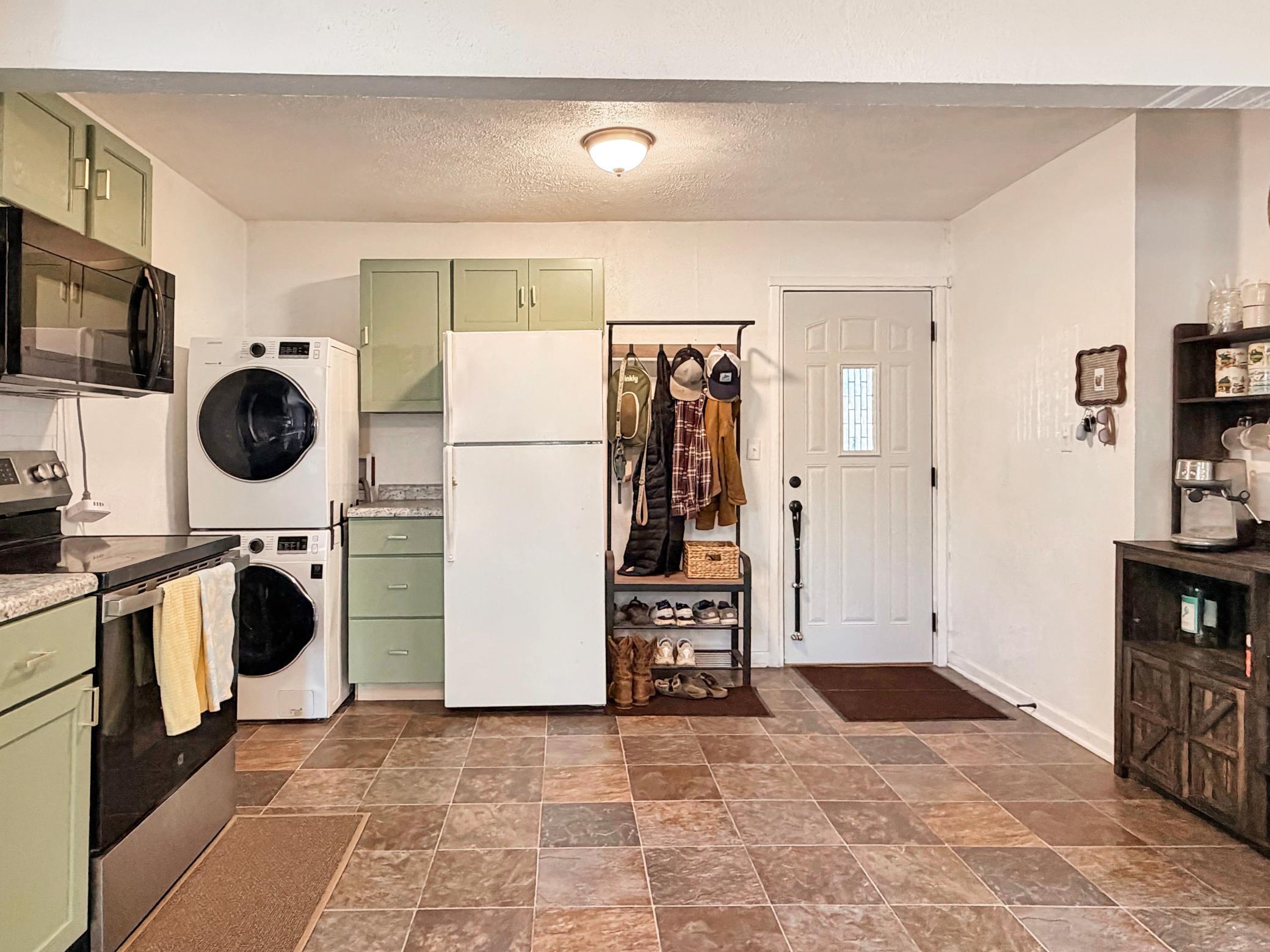 284 2nd Street Property Photo 19