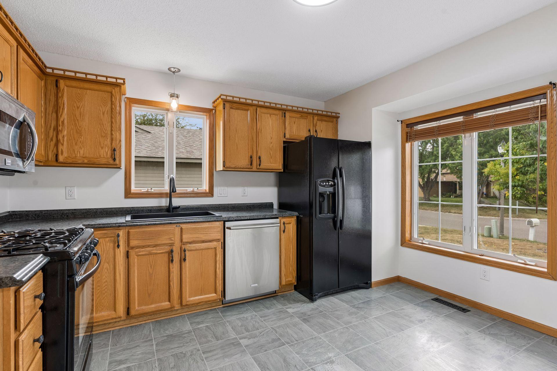 4751 Heather Ridge Road N Property Photo 7