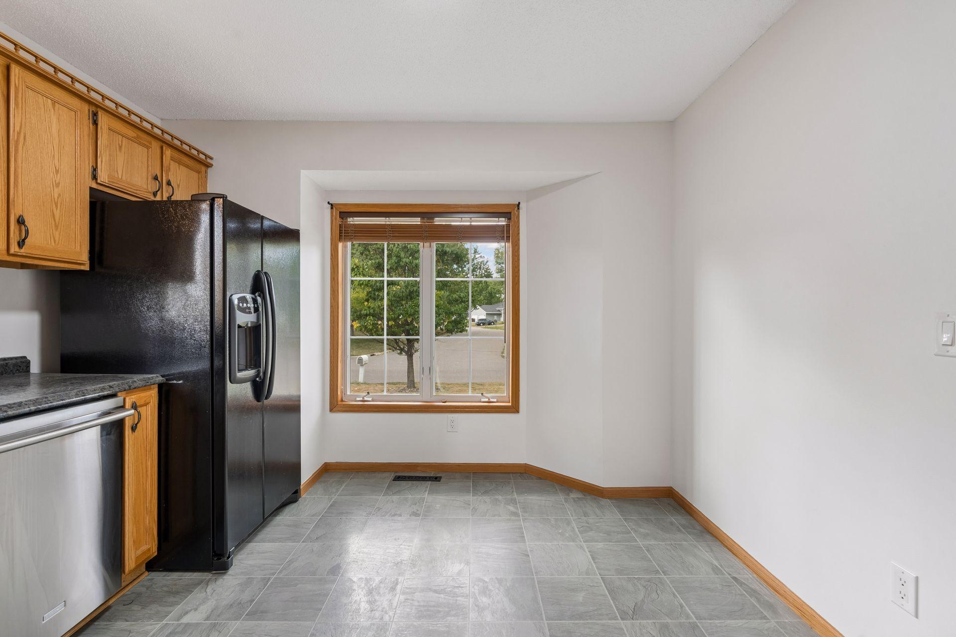 4751 Heather Ridge Road N Property Photo 9
