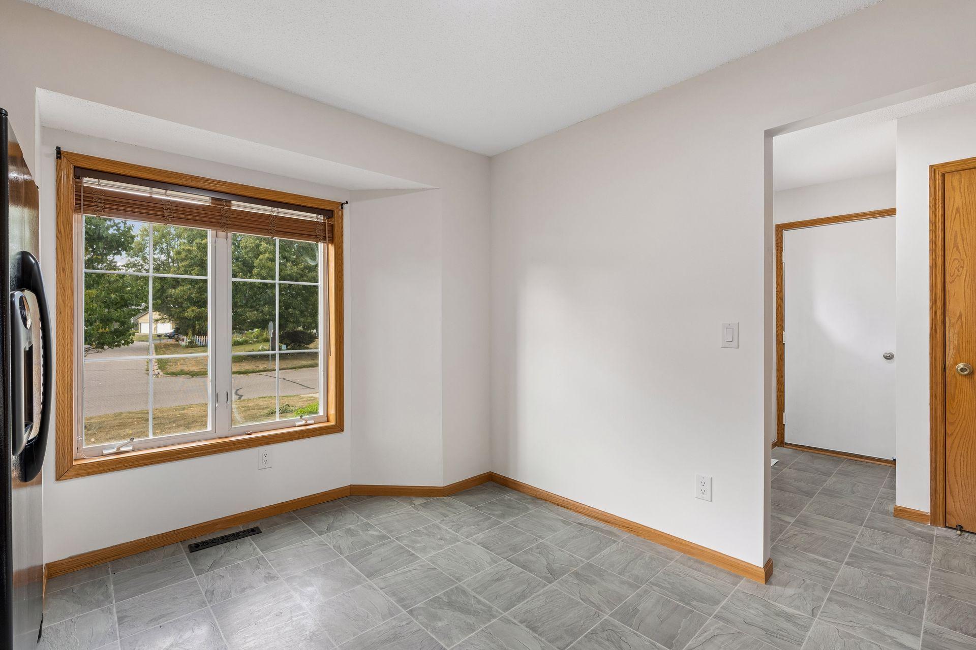 4751 Heather Ridge Road N Property Photo 11