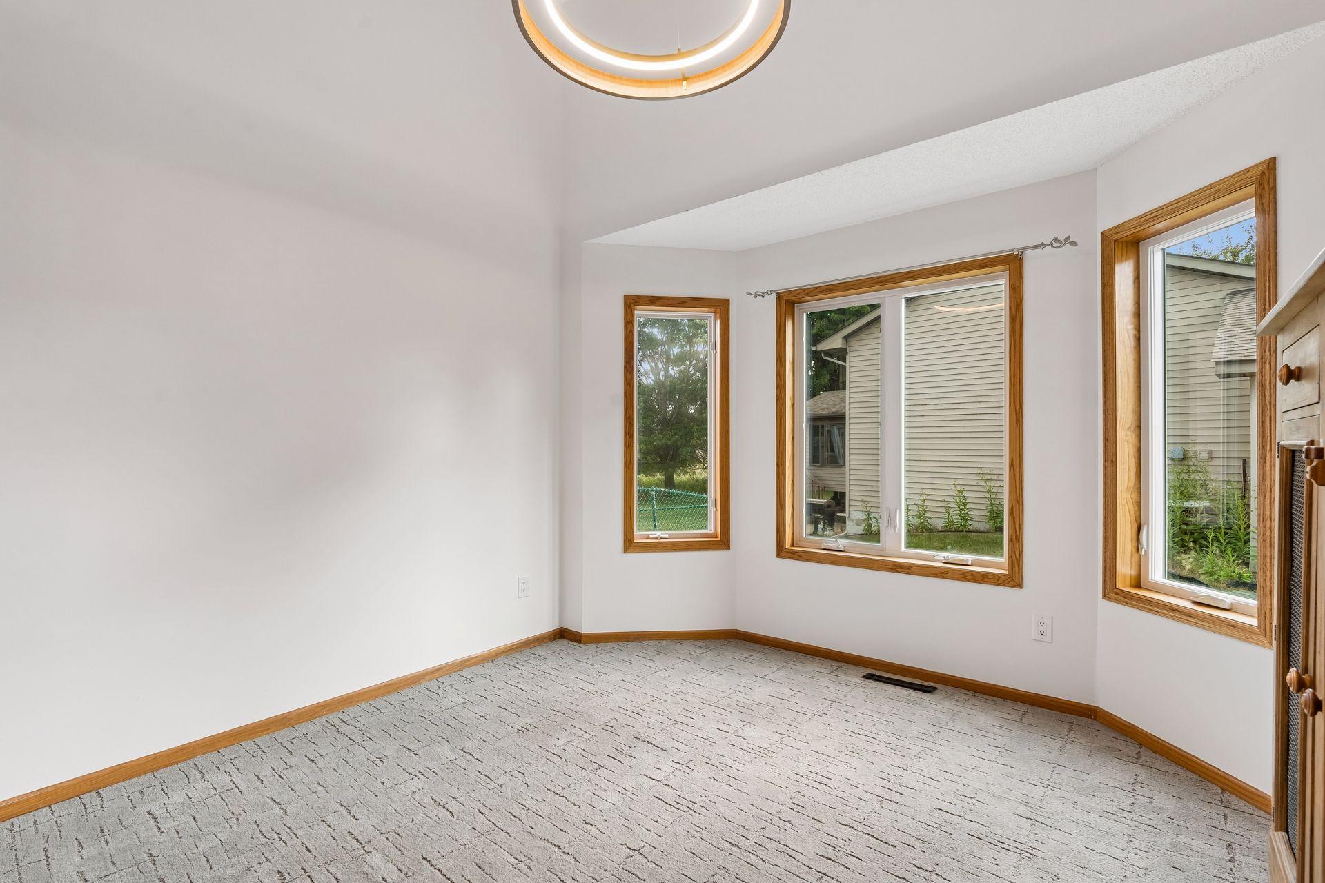 4751 Heather Ridge Road N Property Photo 14