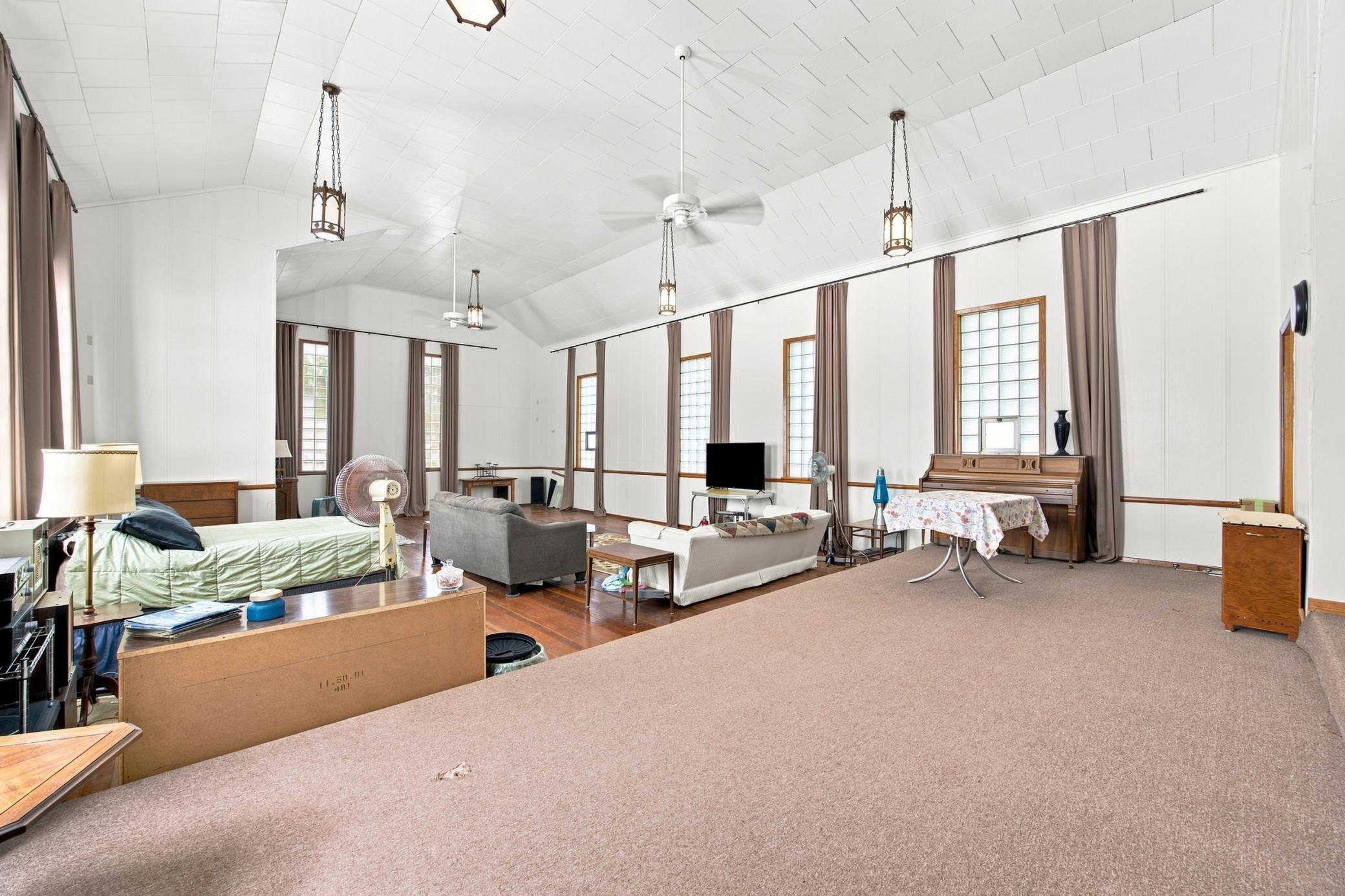 639 Front Street Property Photo 7