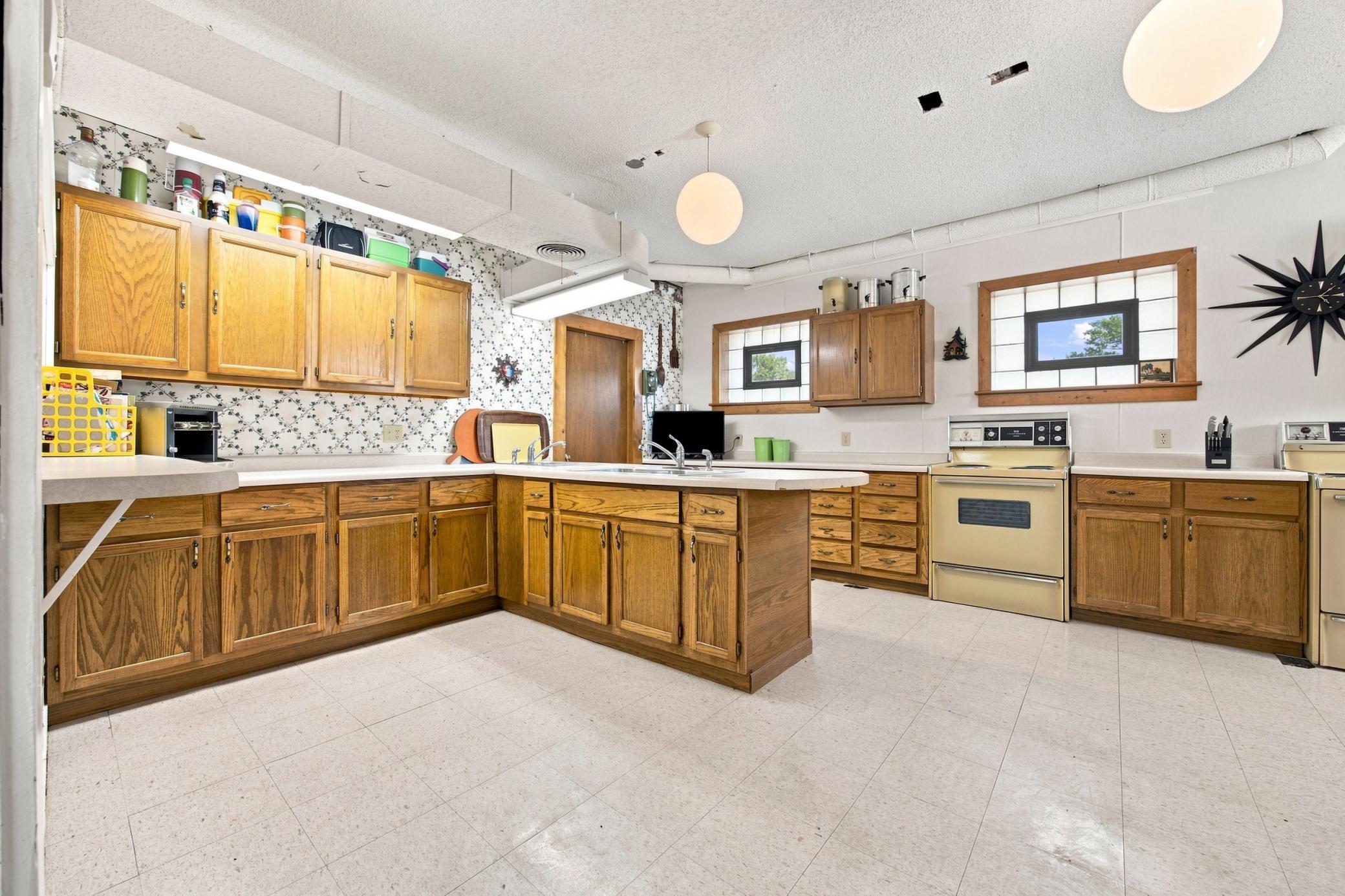 639 Front Street Property Photo 10