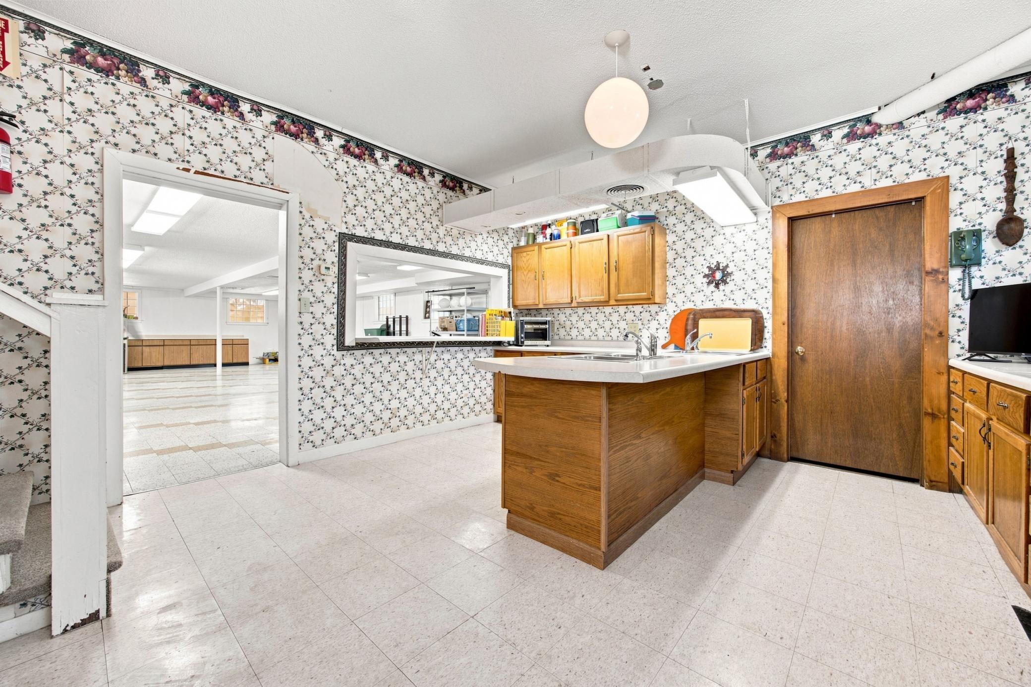 639 Front Street Property Photo 11