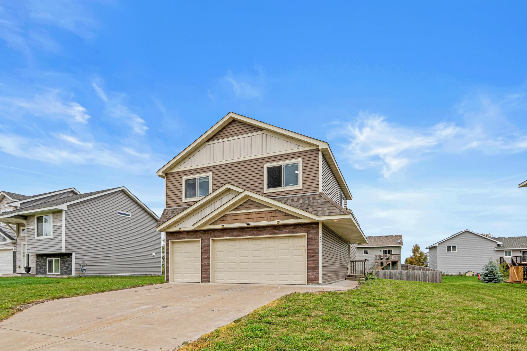 825 Highview Loop SE Property Photo 1