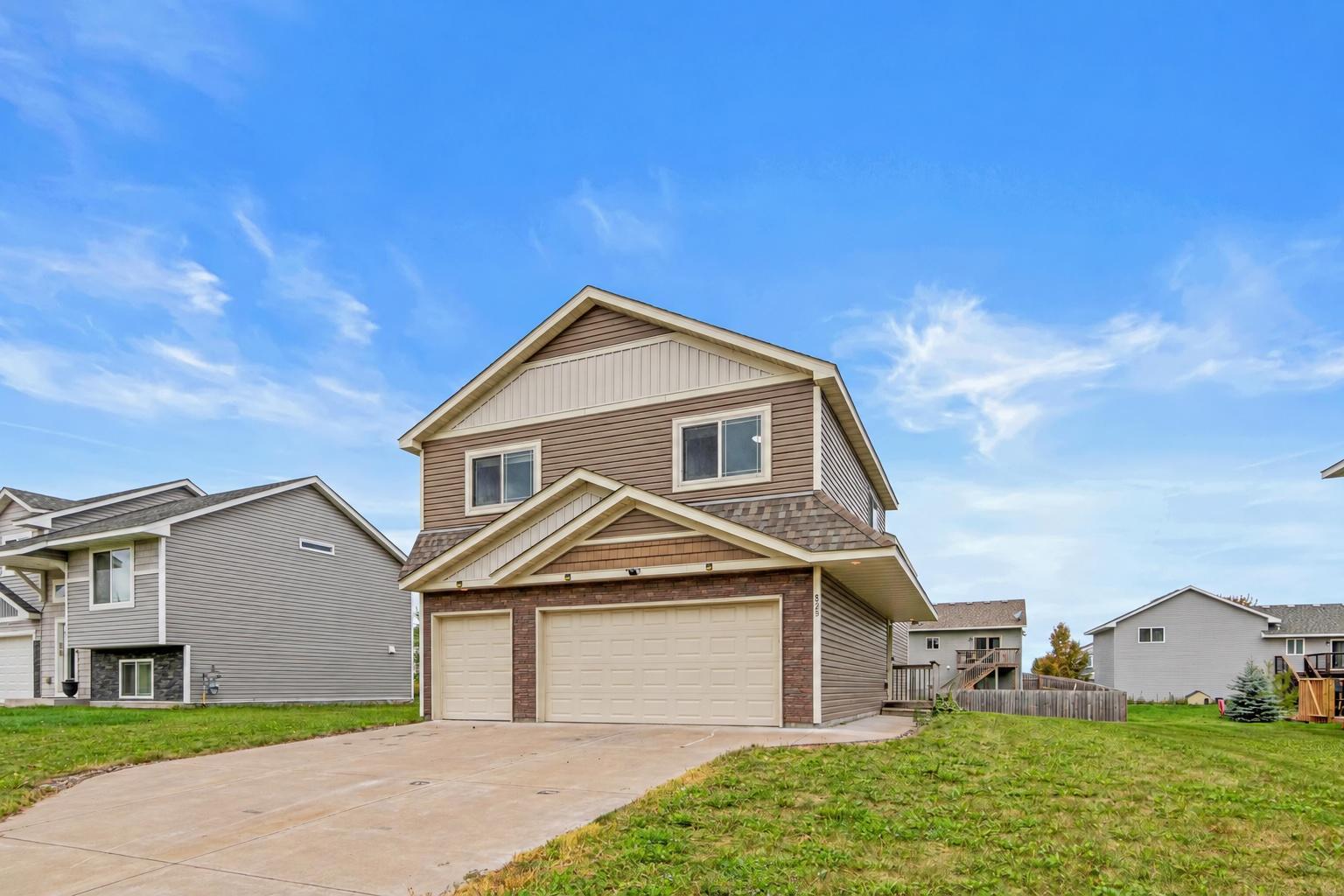 825 Highview Loop SE Property Photo 1