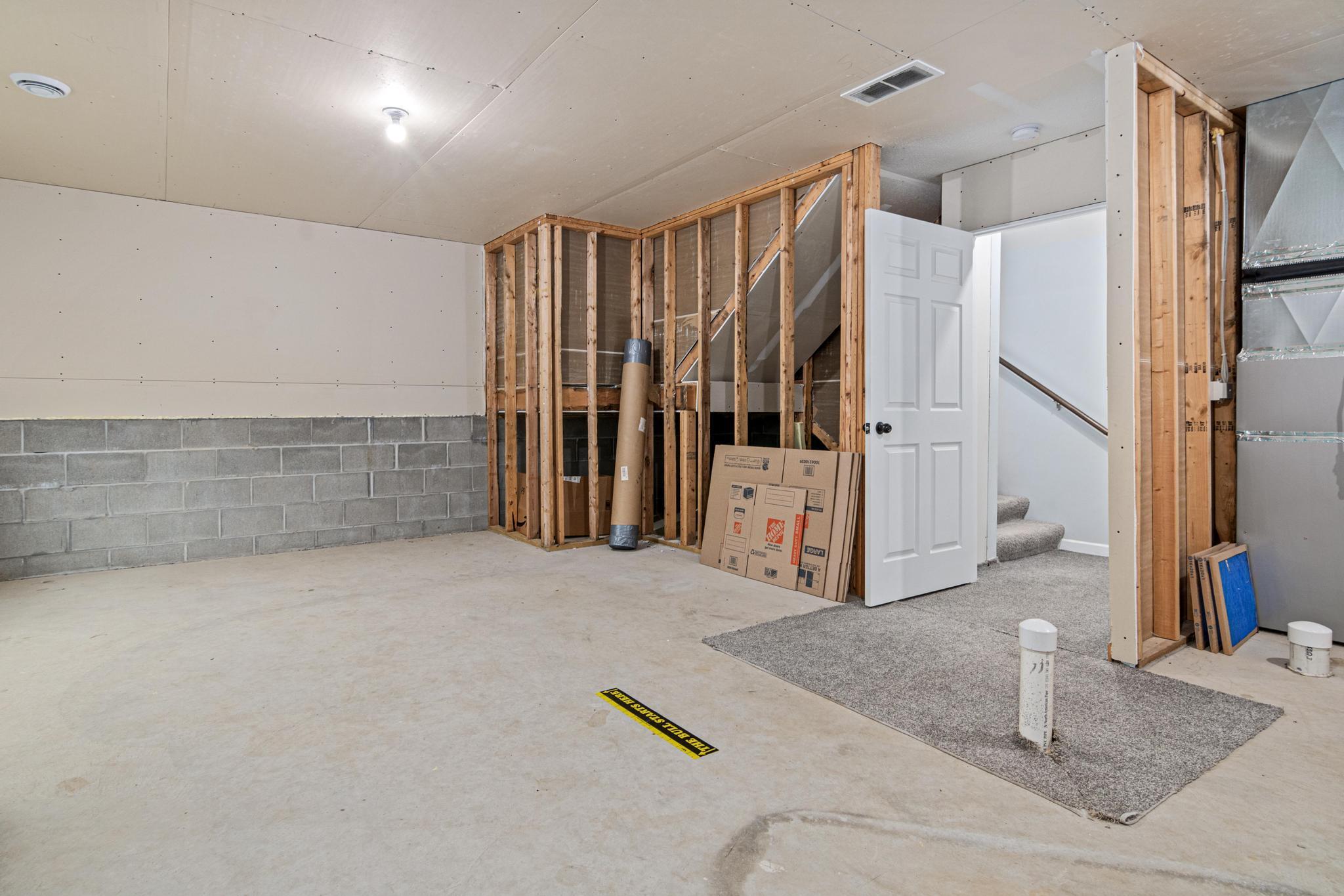 825 Highview Loop Se Property Photo 15