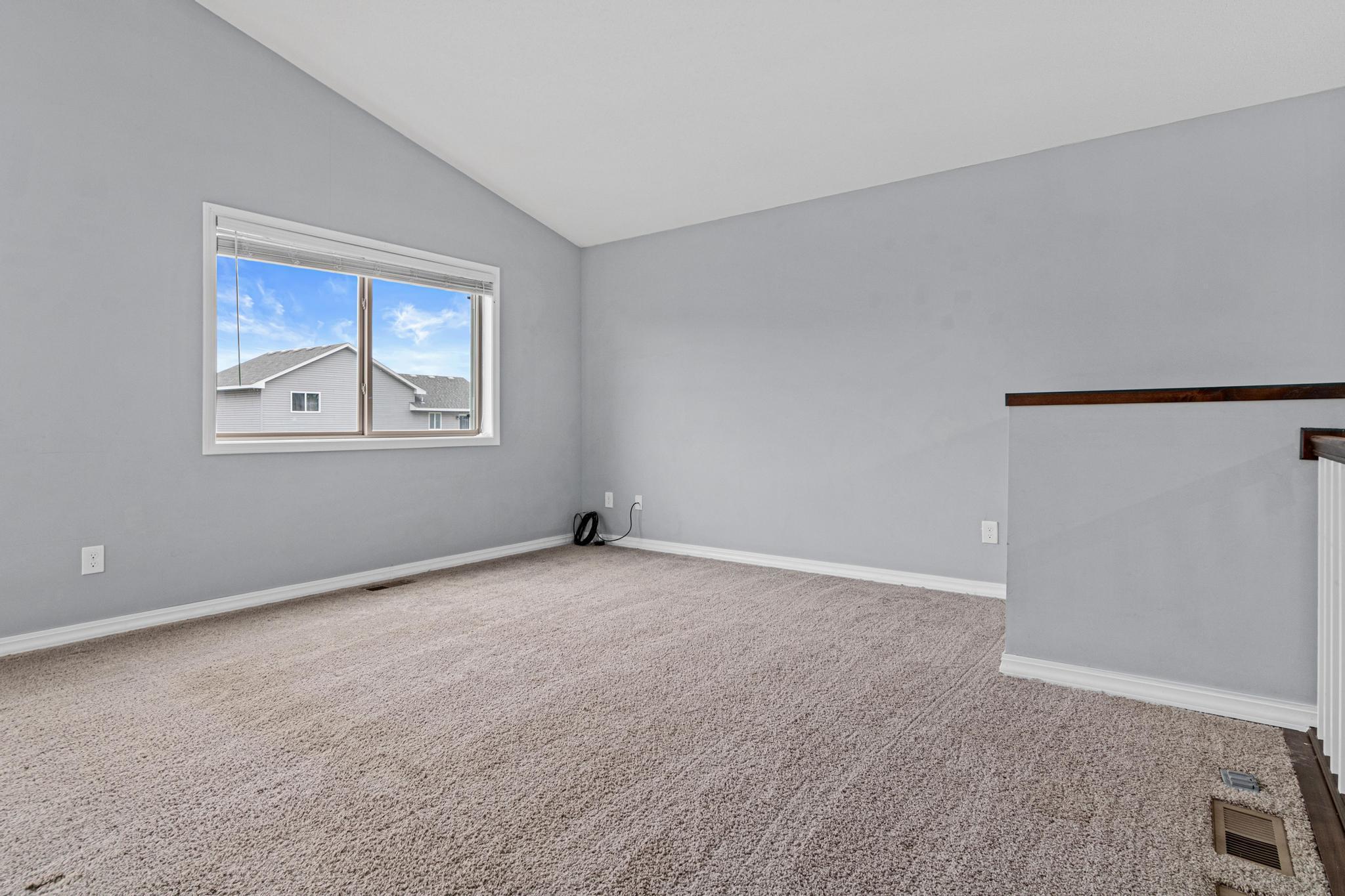 825 Highview Loop Se Property Photo 17