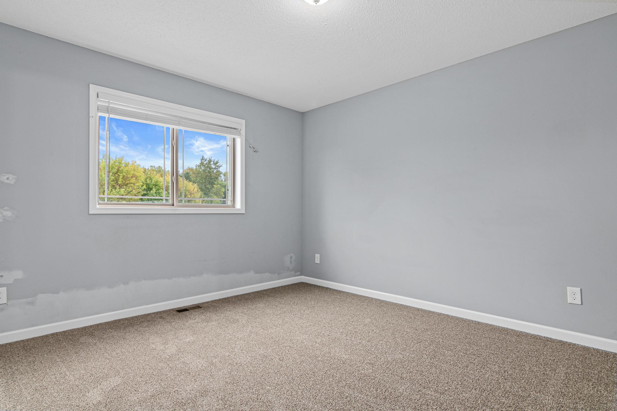 825 Highview Loop Se Property Photo 18