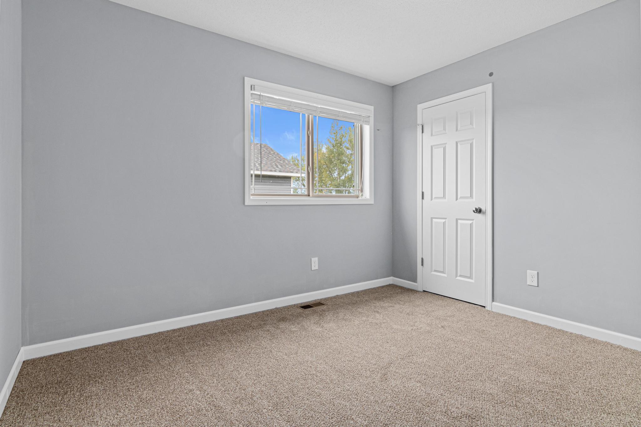 825 Highview Loop Se Property Photo 22
