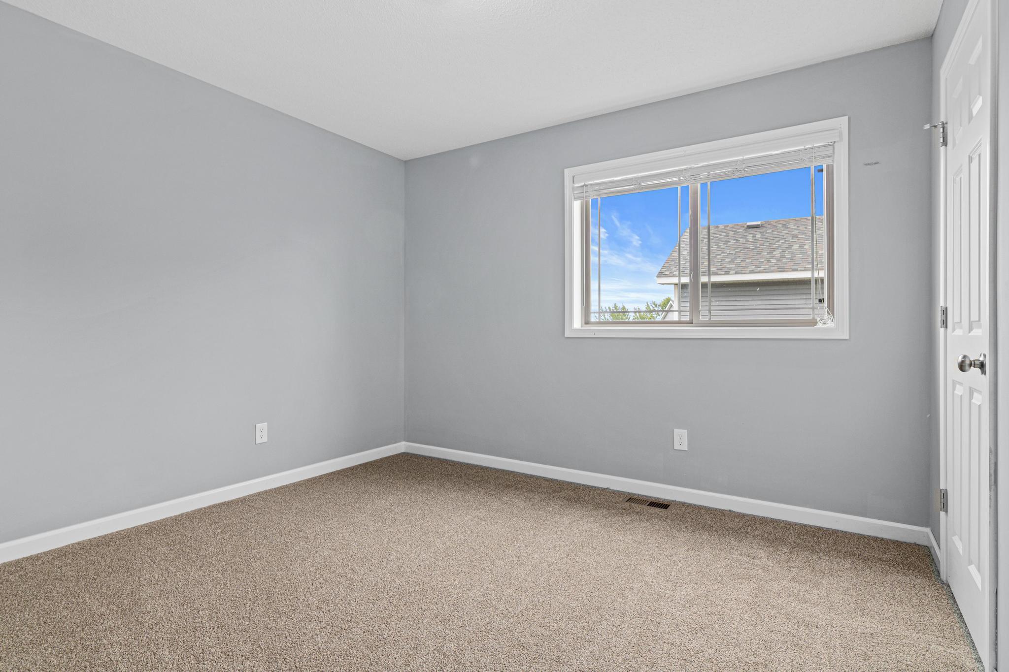 825 Highview Loop Se Property Photo 23