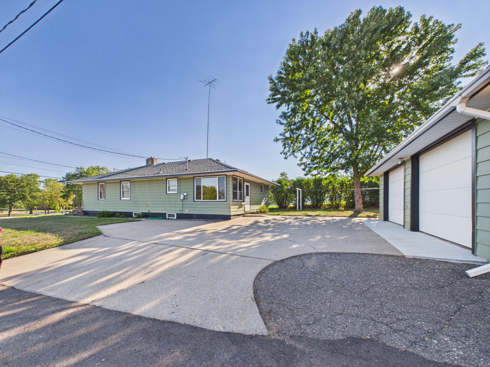 610 3rd Street N Property Photo 1