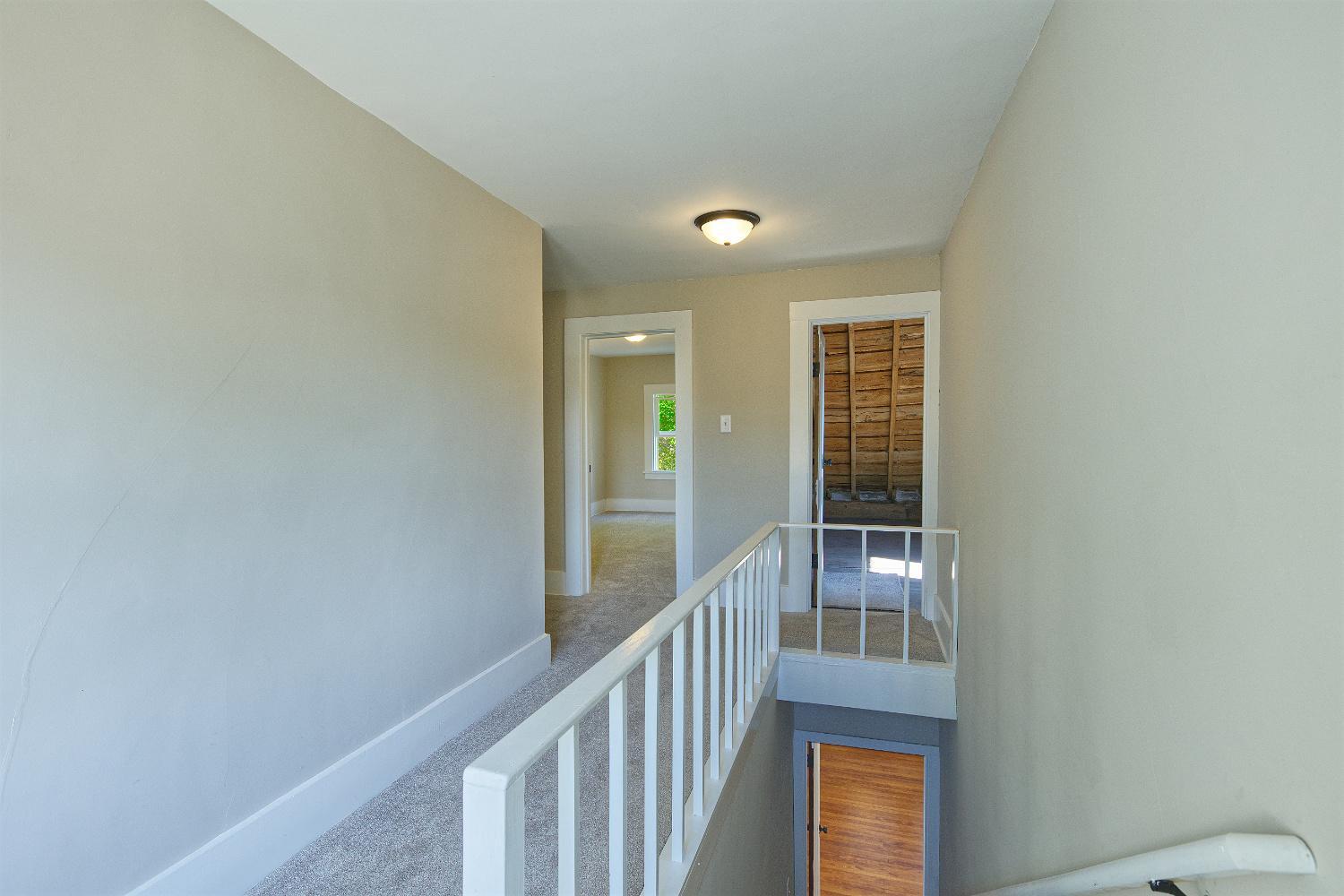 251 Winsted Avenue W Property Photo 21