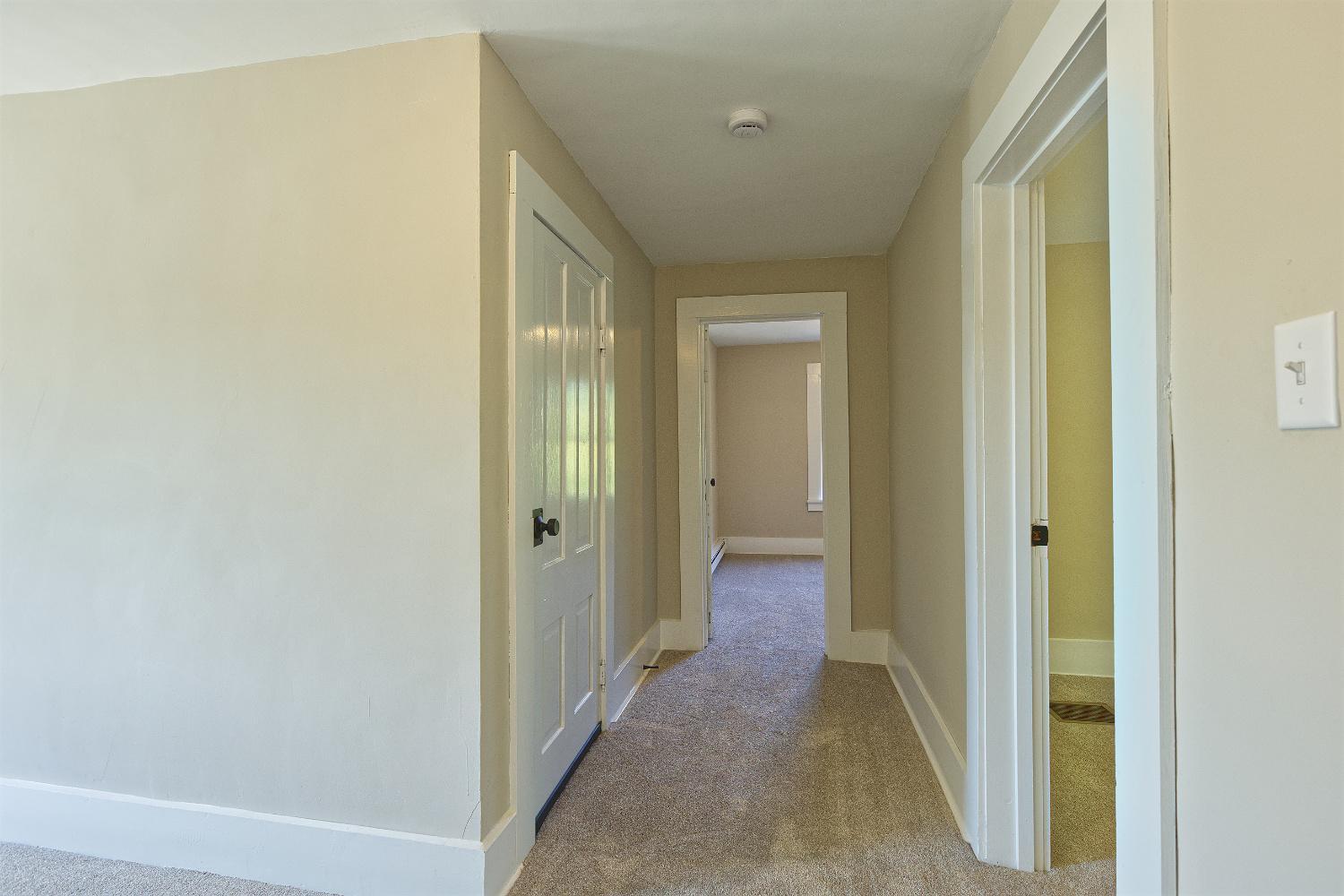 251 Winsted Avenue W Property Photo 22