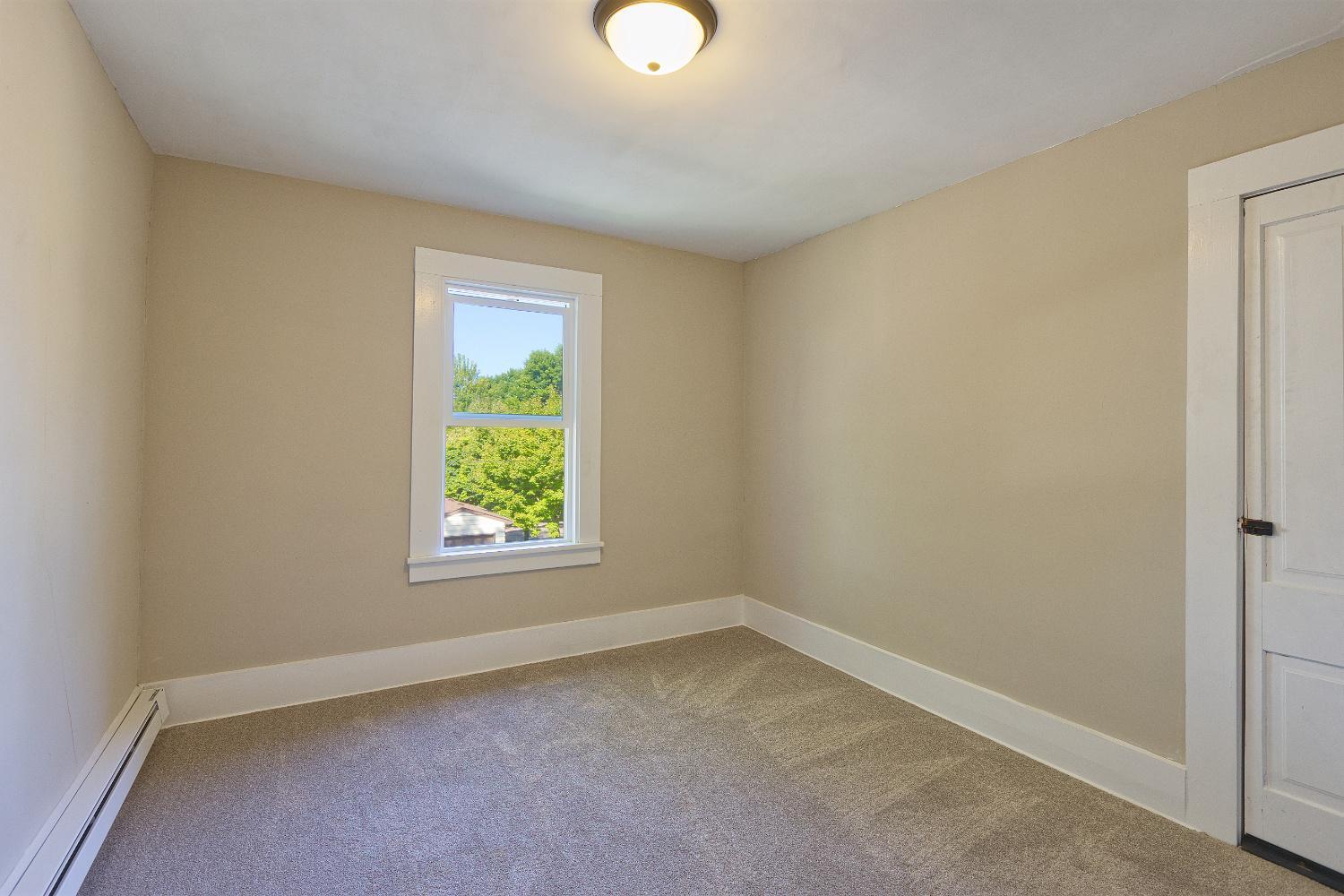 251 Winsted Avenue W Property Photo 23