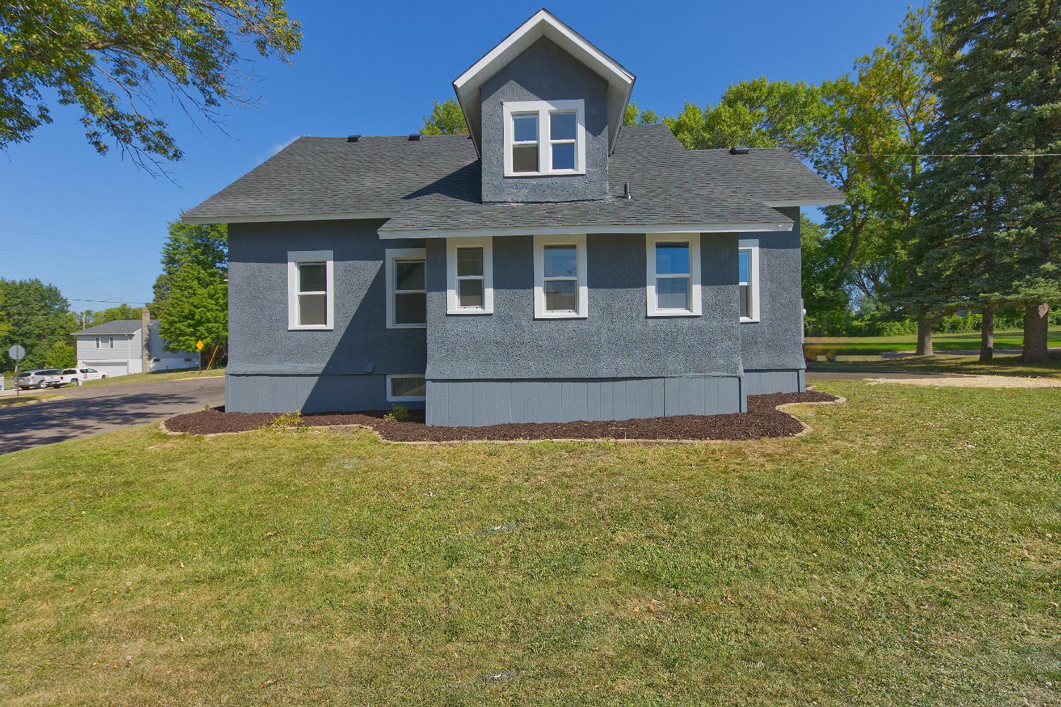 251 Winsted Avenue W Property Photo 36