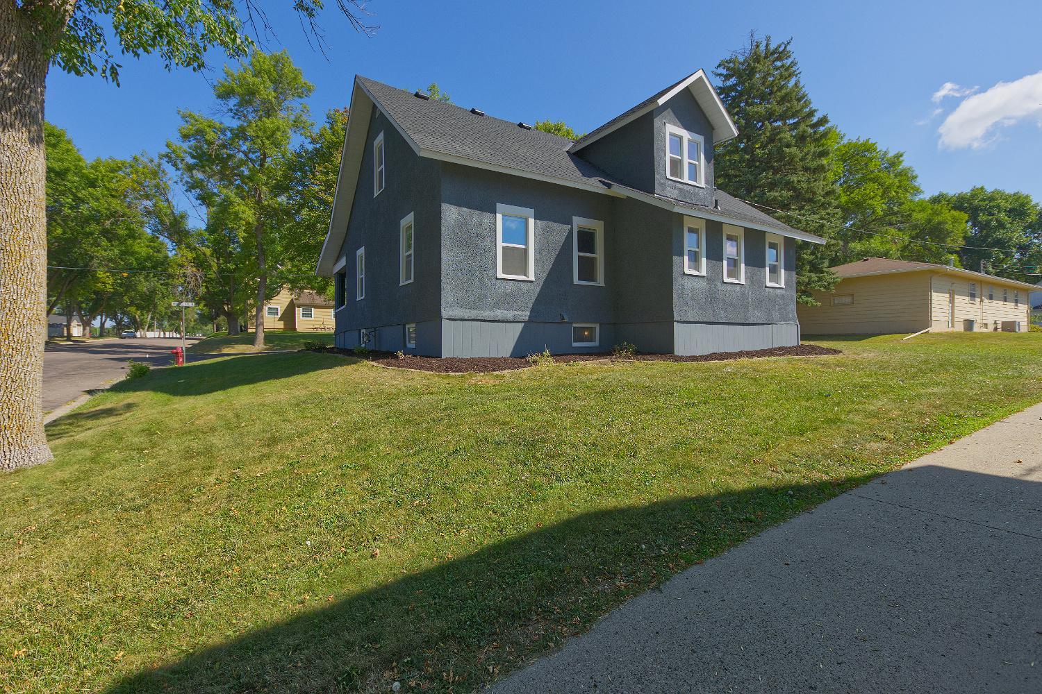 251 Winsted Avenue W Property Photo 37