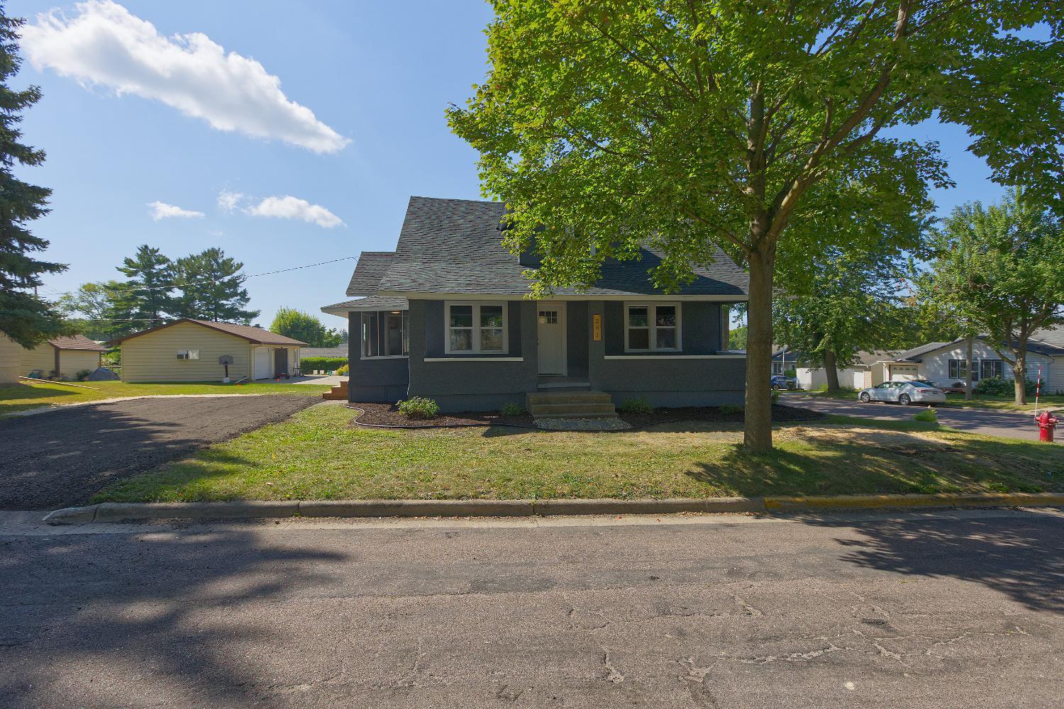 251 Winsted Avenue W Property Photo 38