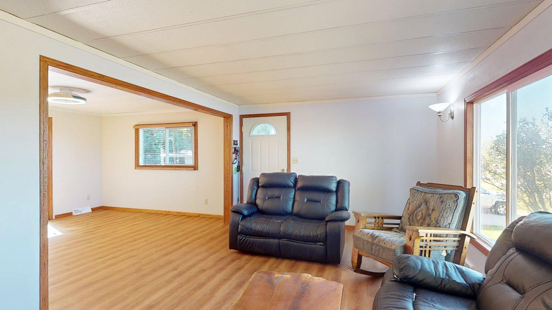 689 E Lake Boulevard Property Photo 6