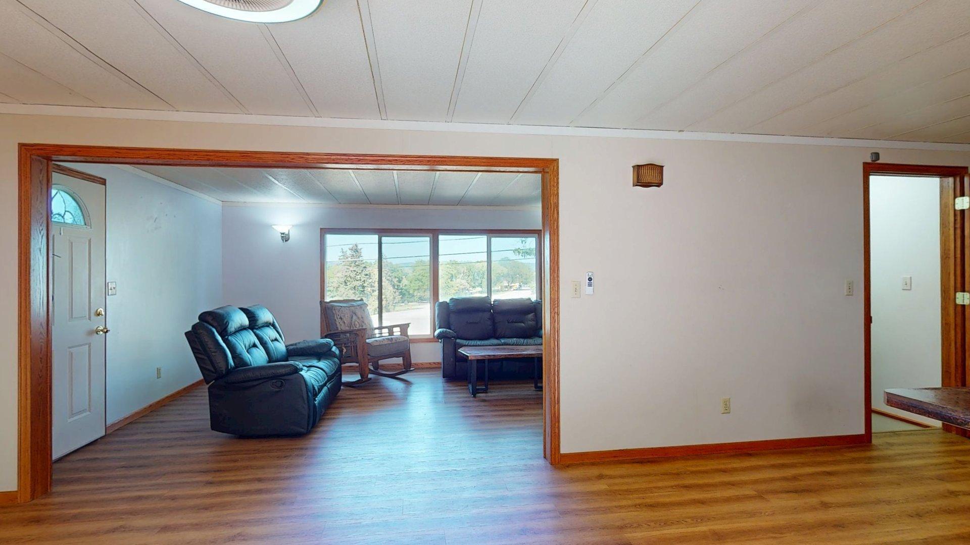 689 E Lake Boulevard Property Photo 11