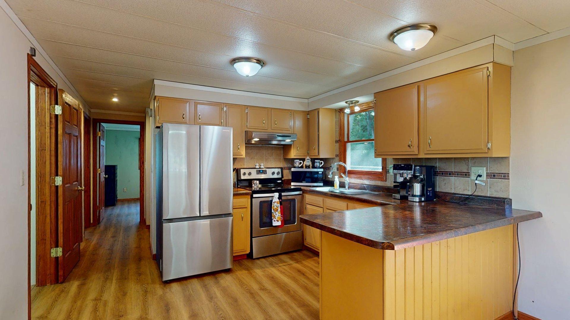 689 E Lake Boulevard Property Photo 13