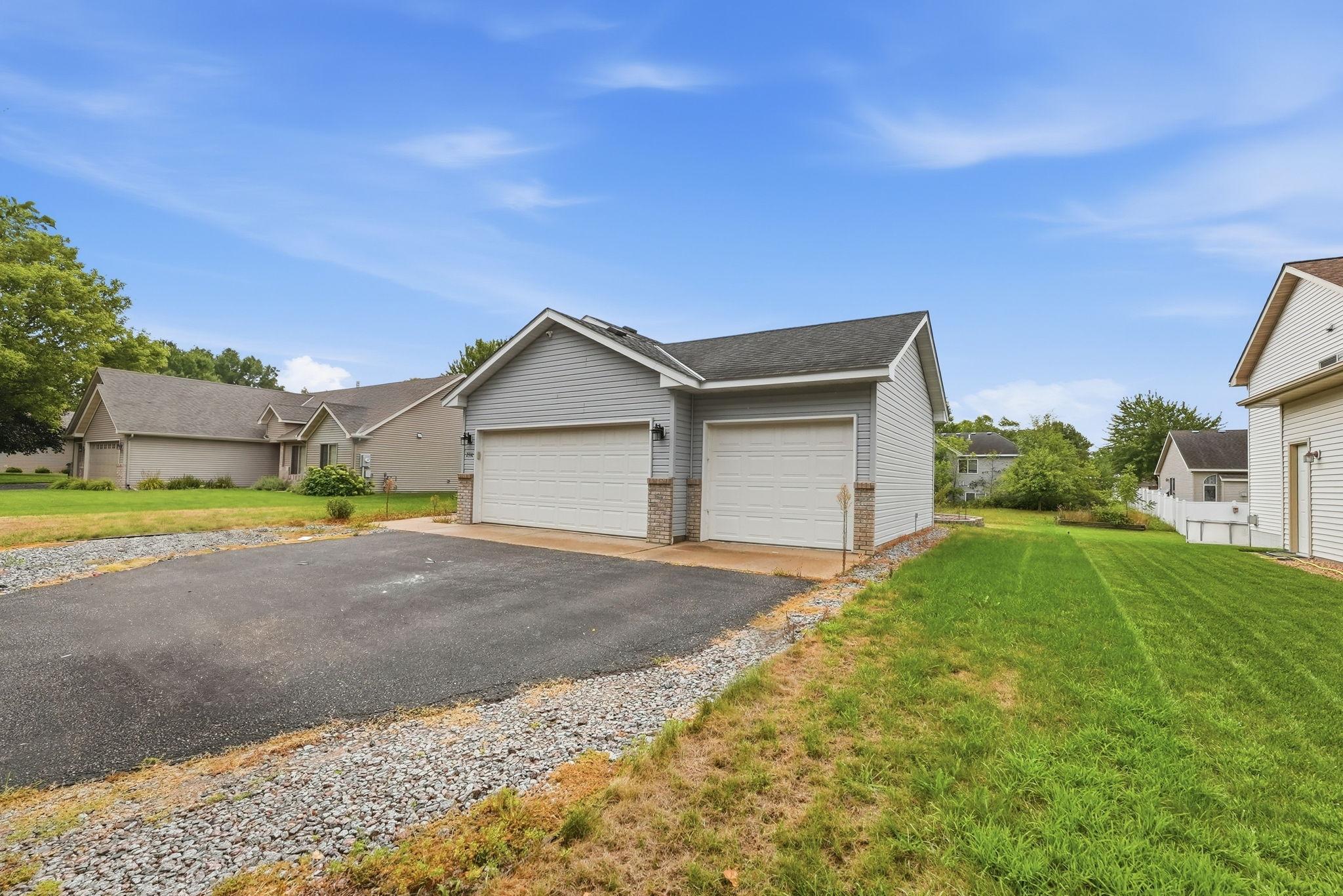 2910 Crescent Ridge Trail Property Photo 9