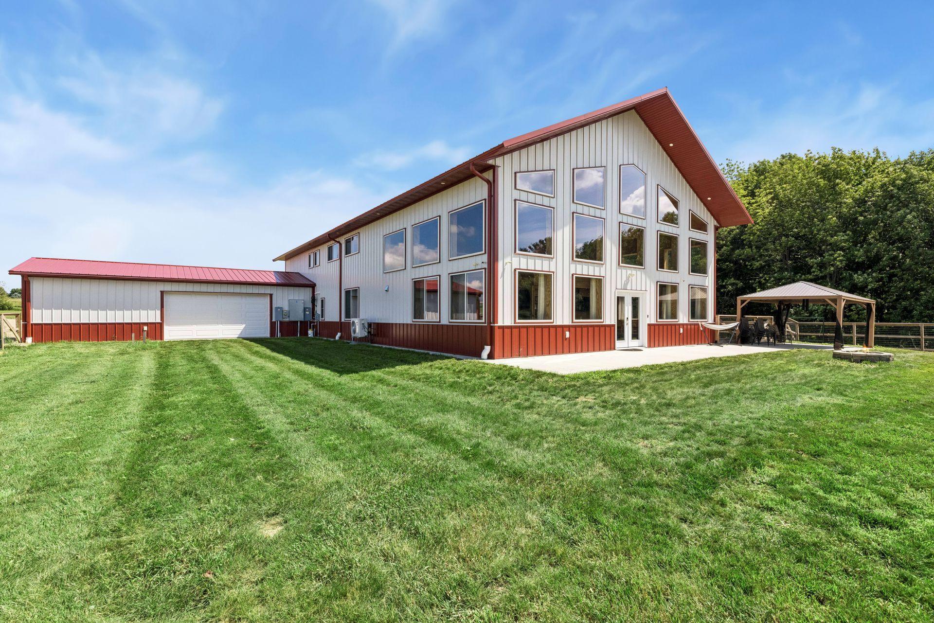 525 233rd Street Property Photo 3
