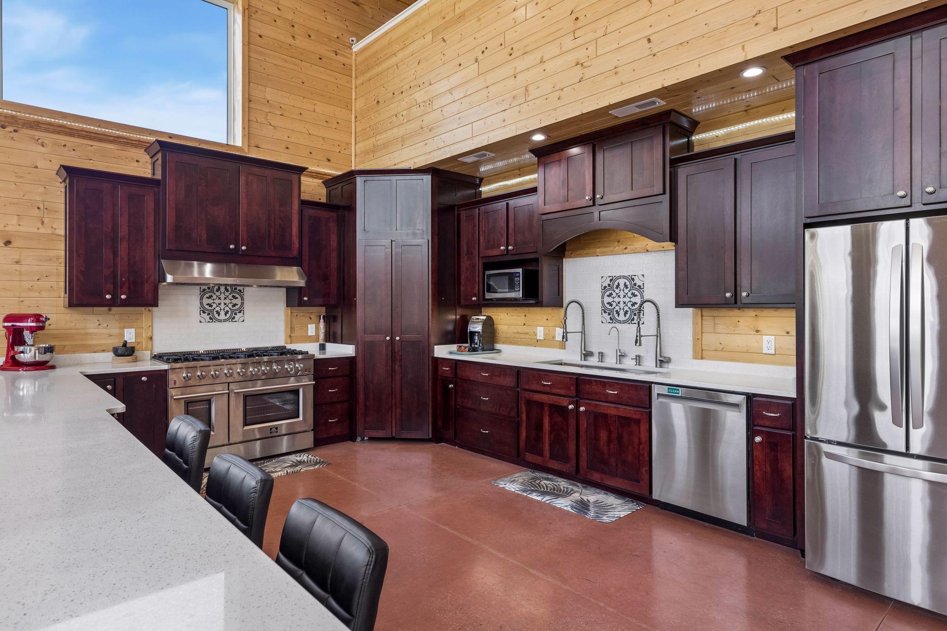 525 233rd Street Property Photo 11