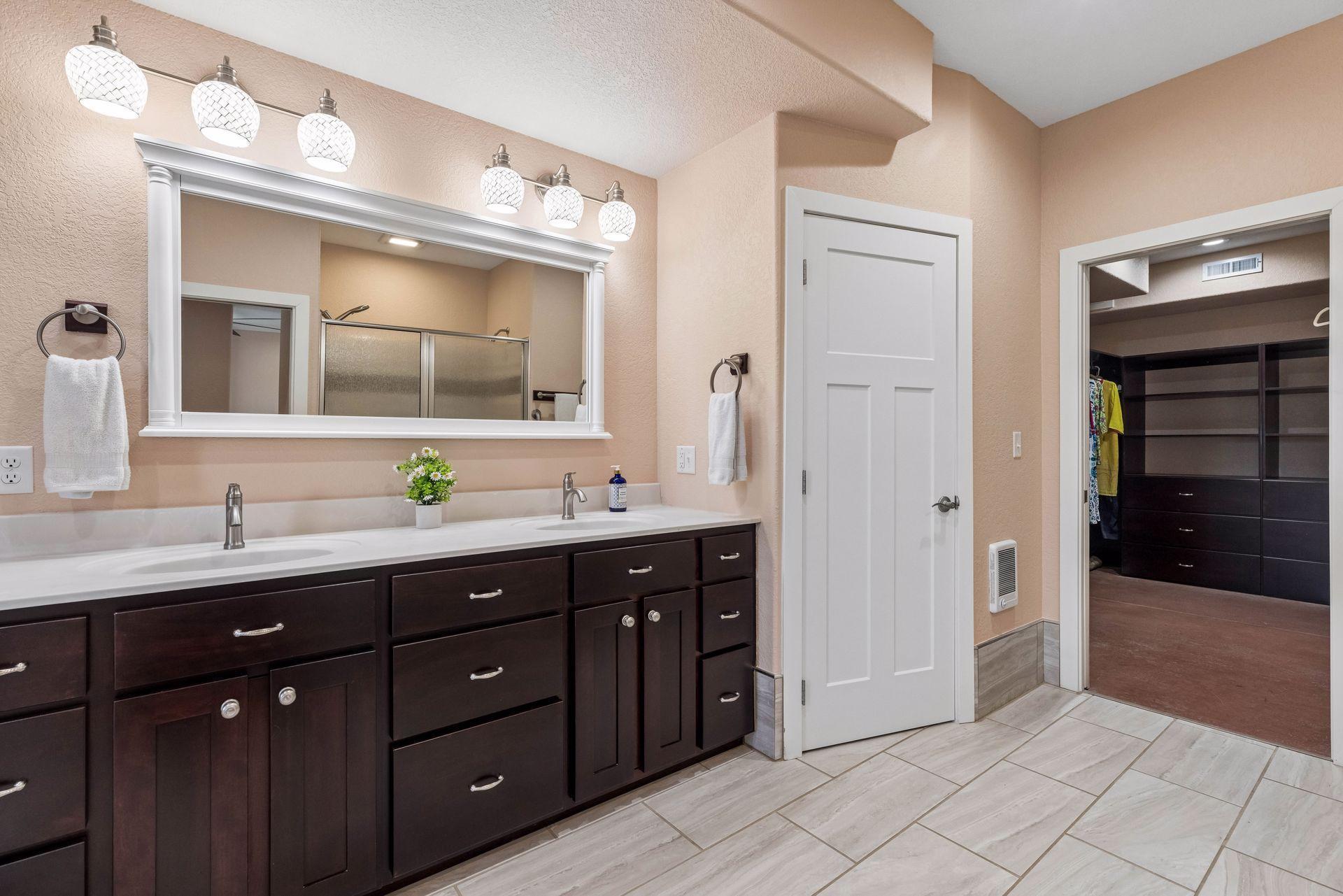 525 233rd Street Property Photo 17