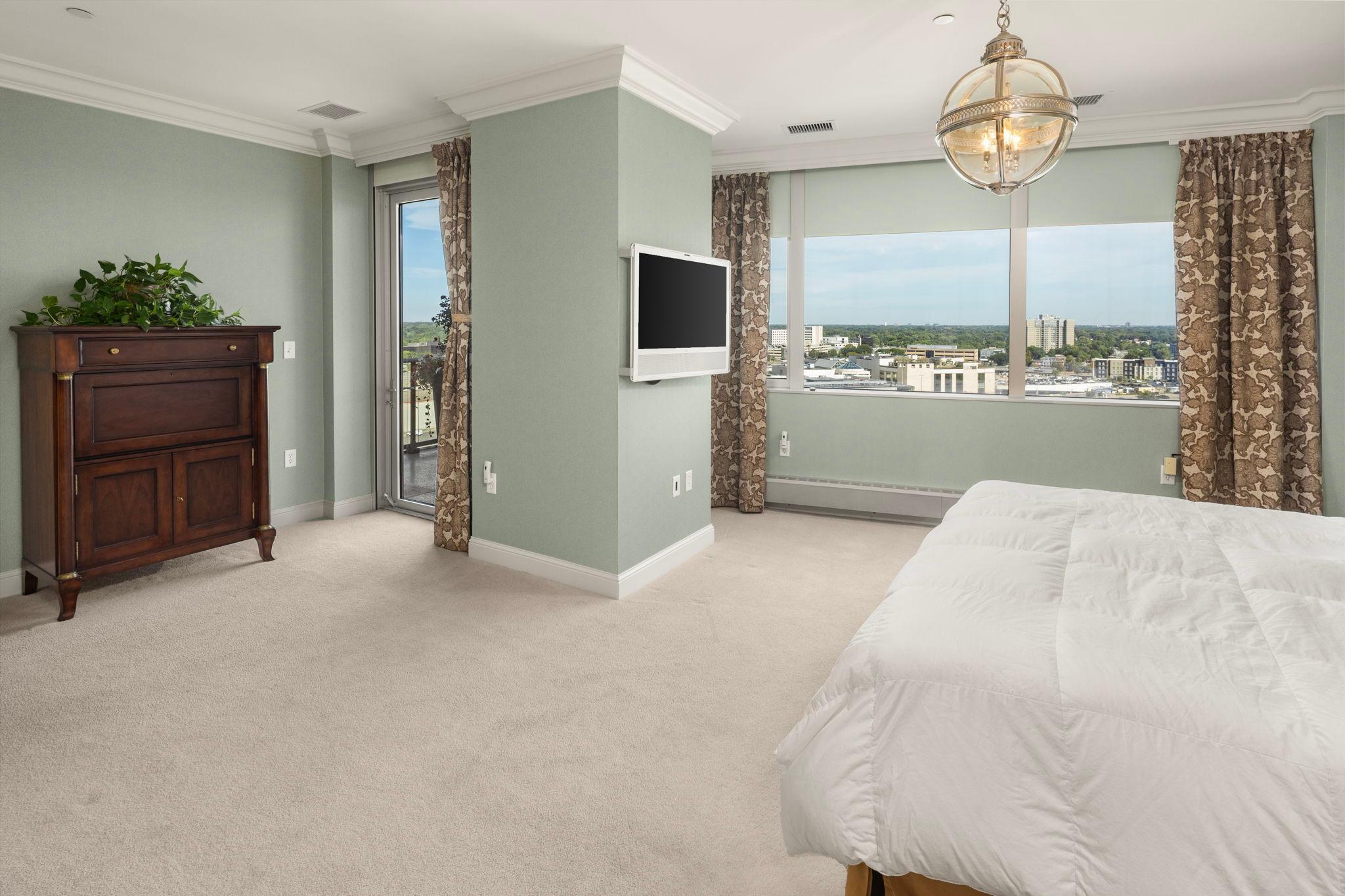 3209 Galleria 1302 Property Photo 14