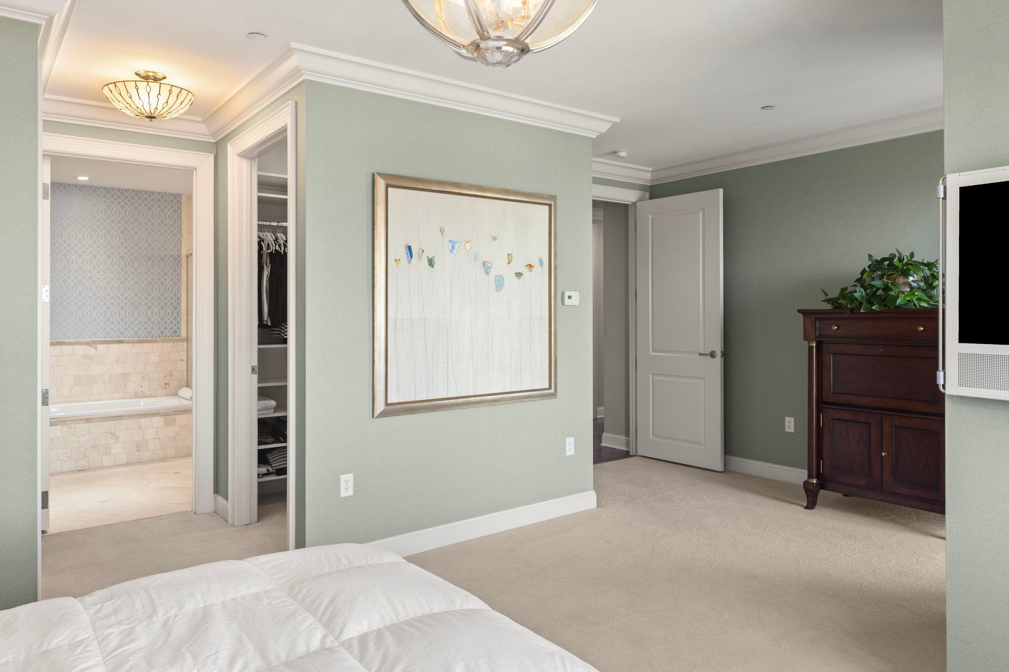 3209 Galleria 1302 Property Photo 17