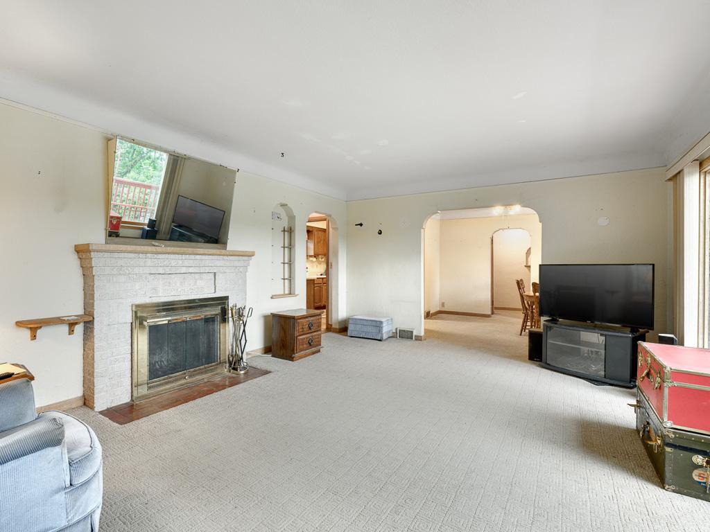 9316 W River Road Property Photo 9
