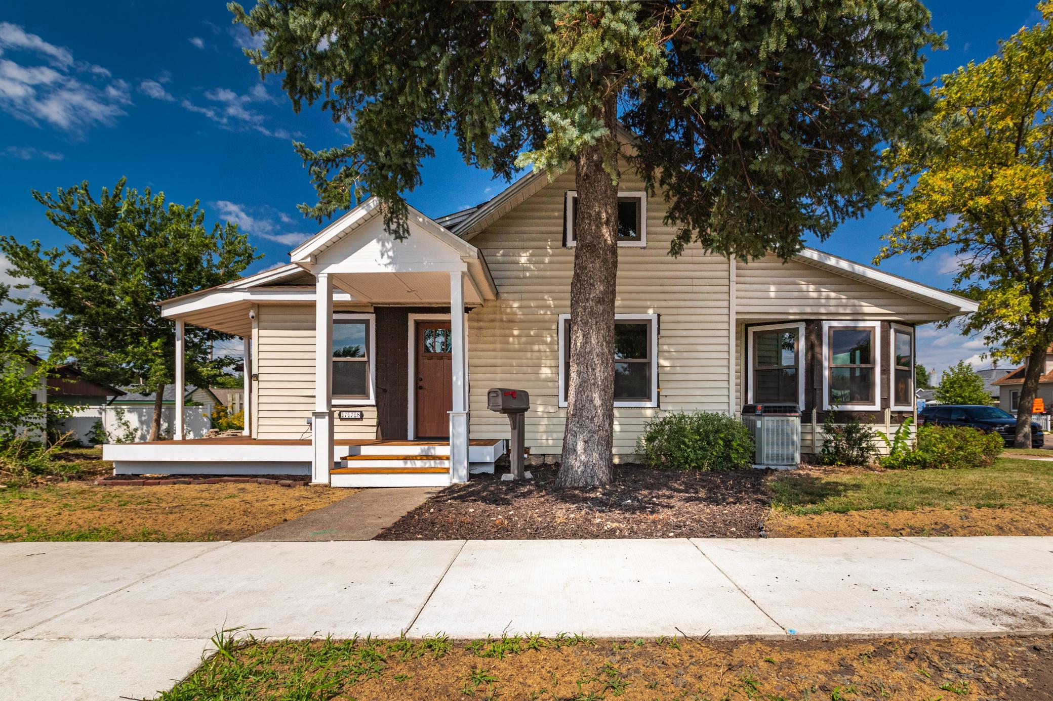 778 E 3rd Street Property Photo 1