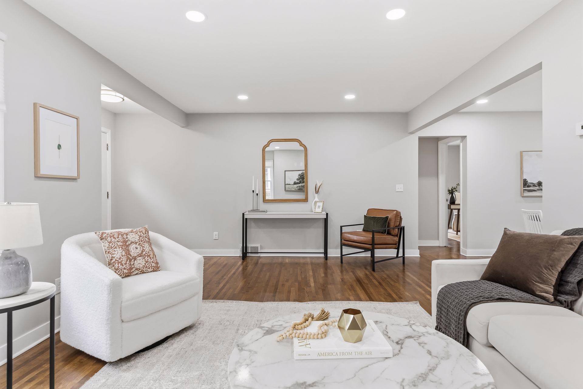 2129 Hartford Avenue Property Photo 8