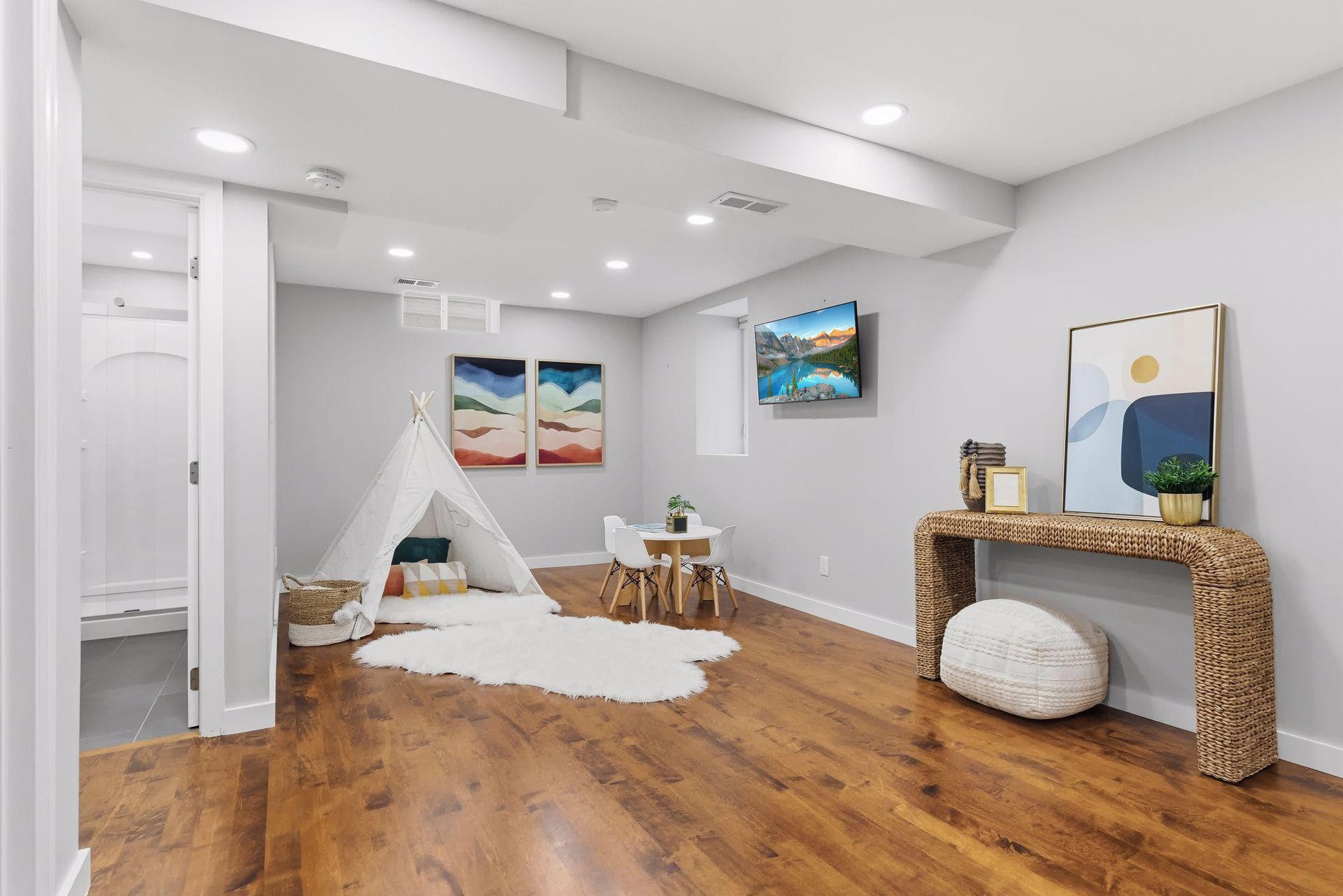 2129 Hartford Avenue Property Photo 35