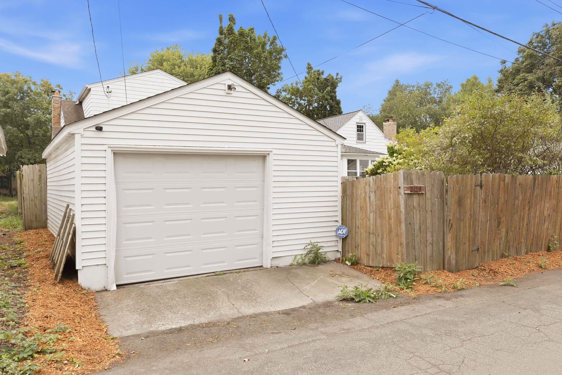 2129 Hartford Avenue Property Photo 49