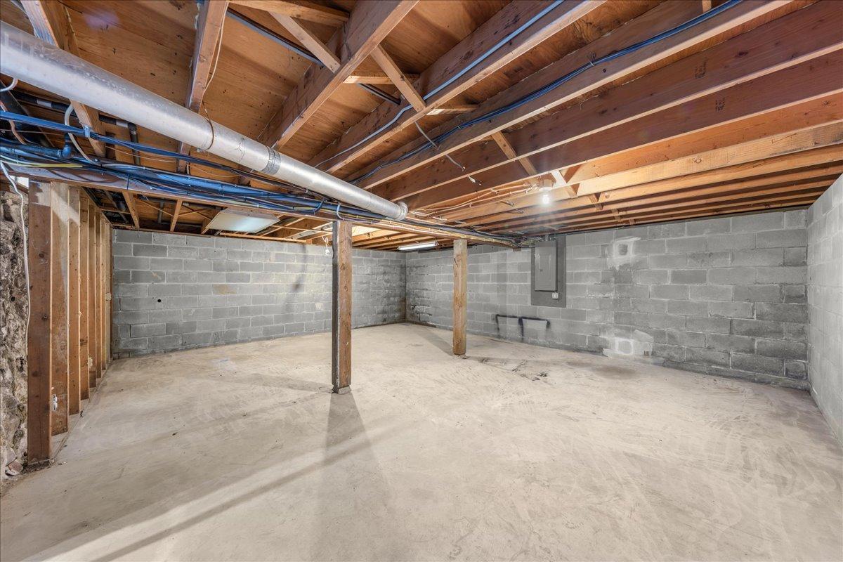907 Willow Street S Property Photo 42