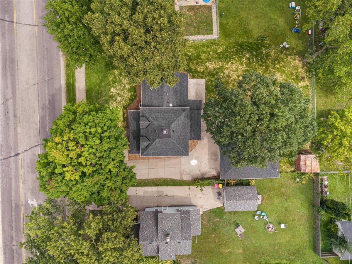 907 Willow Street S Property Photo 52
