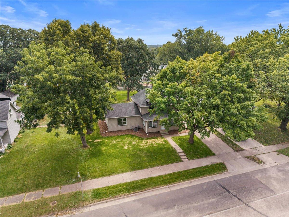 907 Willow Street S Property Photo 53