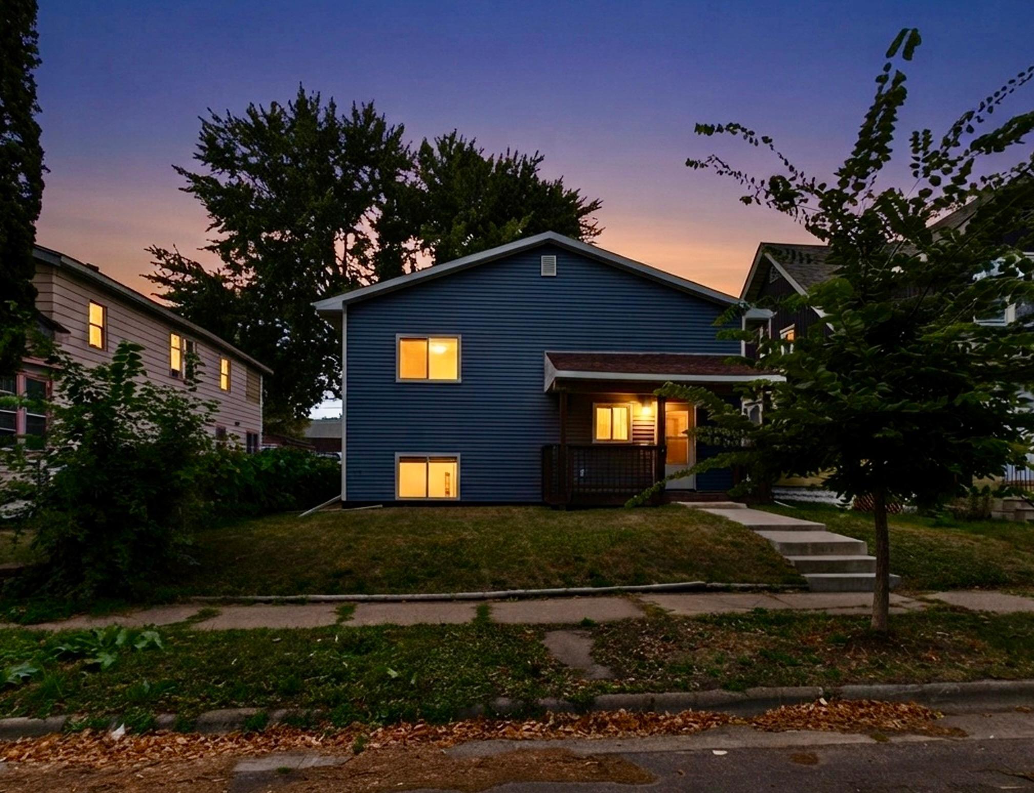 983 Cook Avenue E Property Photo 2
