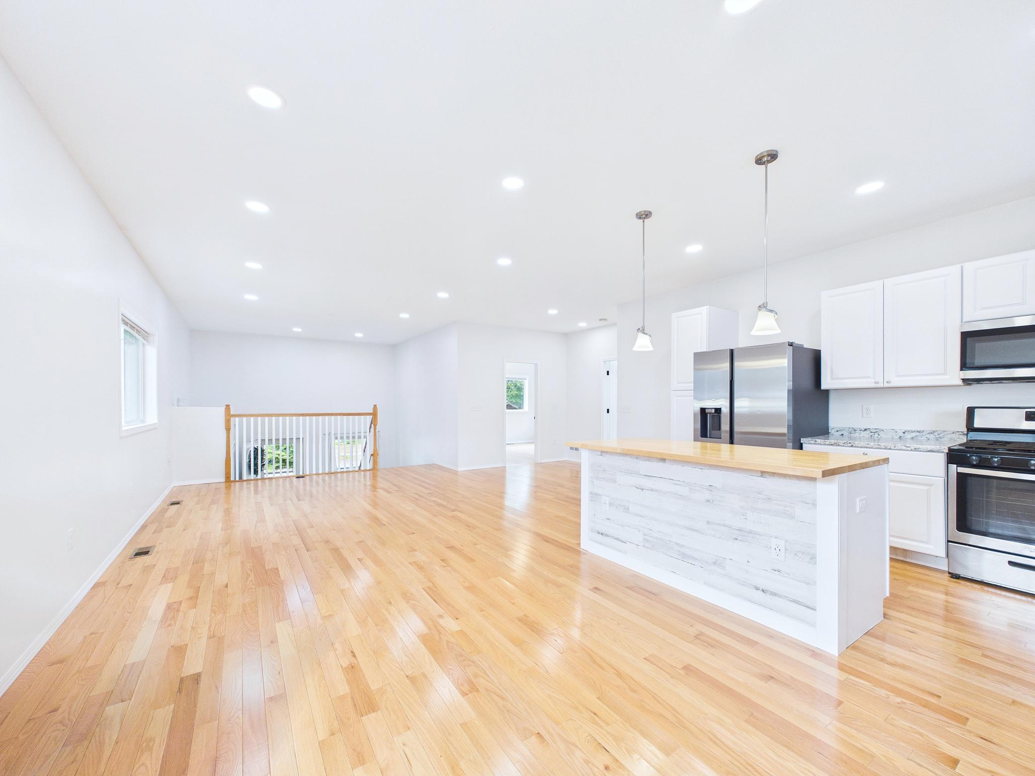 983 Cook Avenue E Property Photo 6