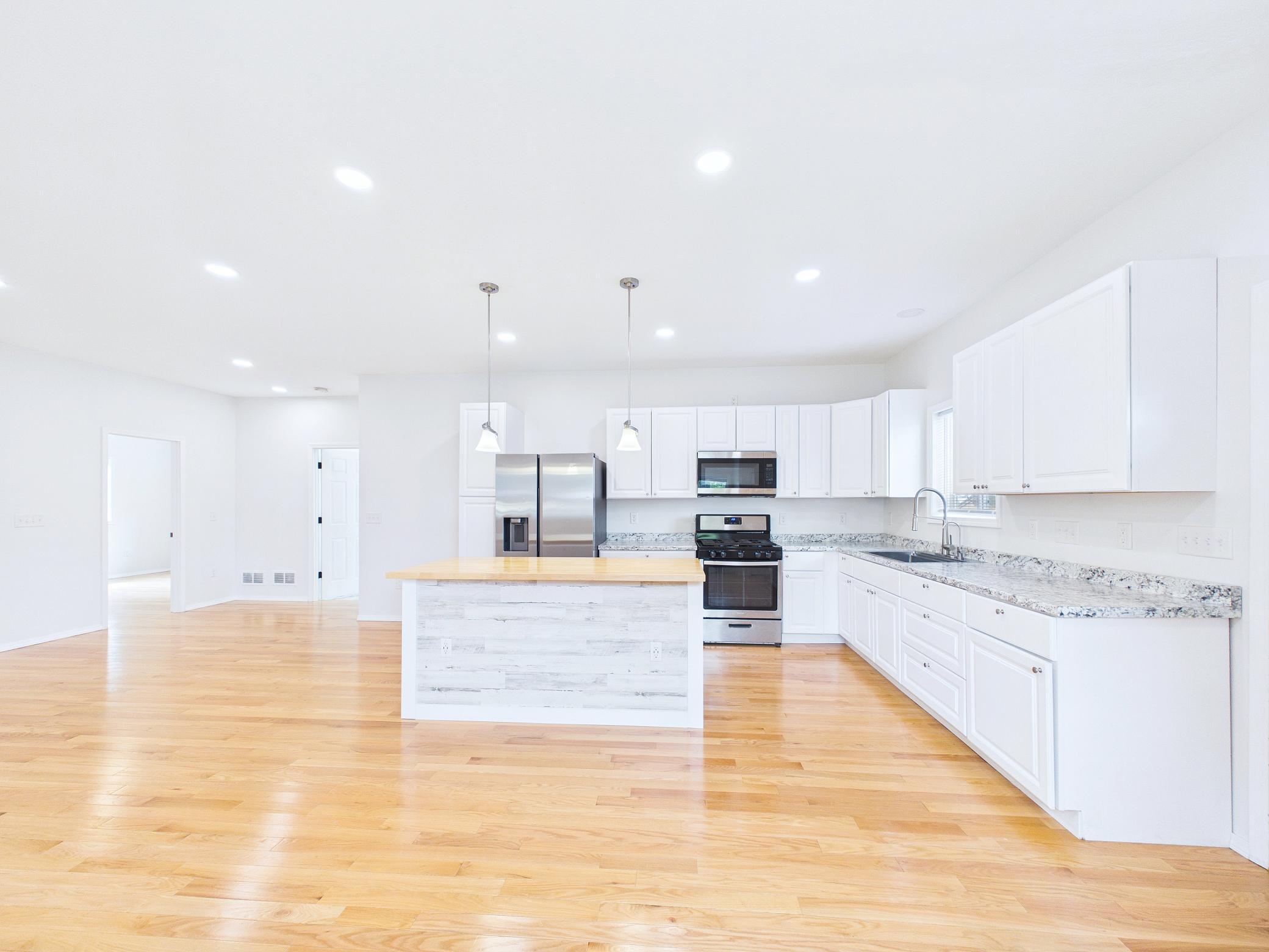 983 Cook Avenue E Property Photo 7