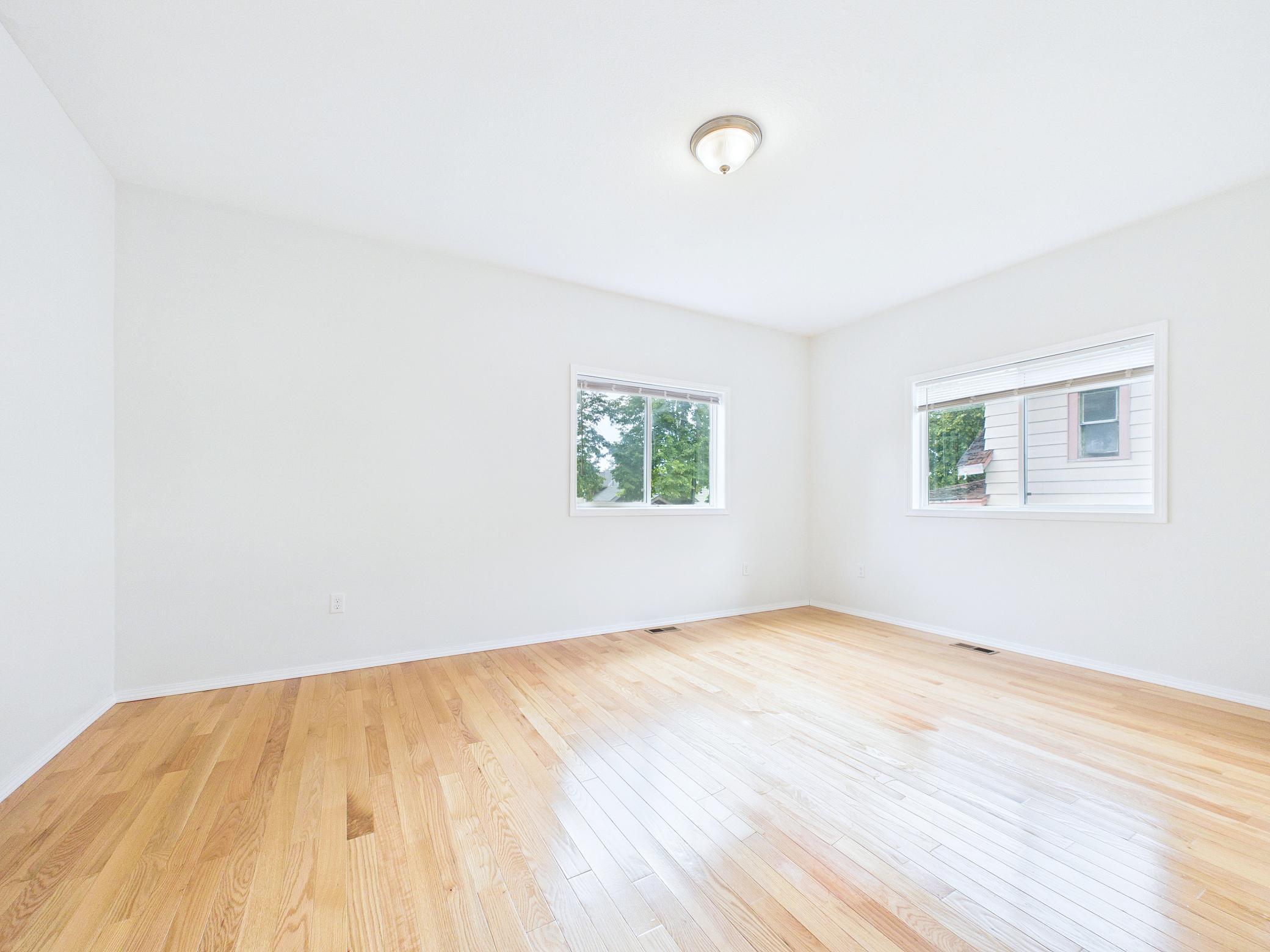983 Cook Avenue E Property Photo 13