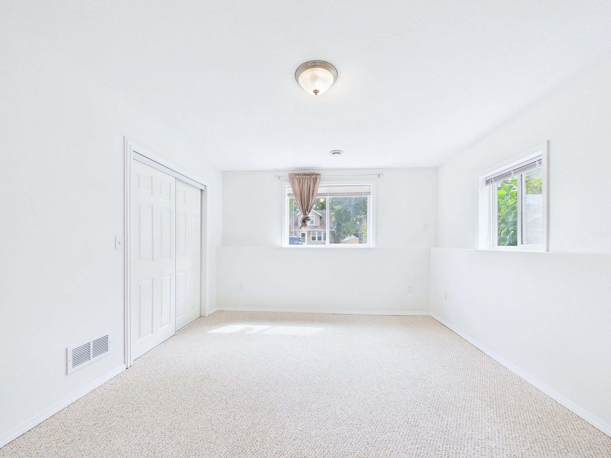 983 Cook Avenue E Property Photo 23
