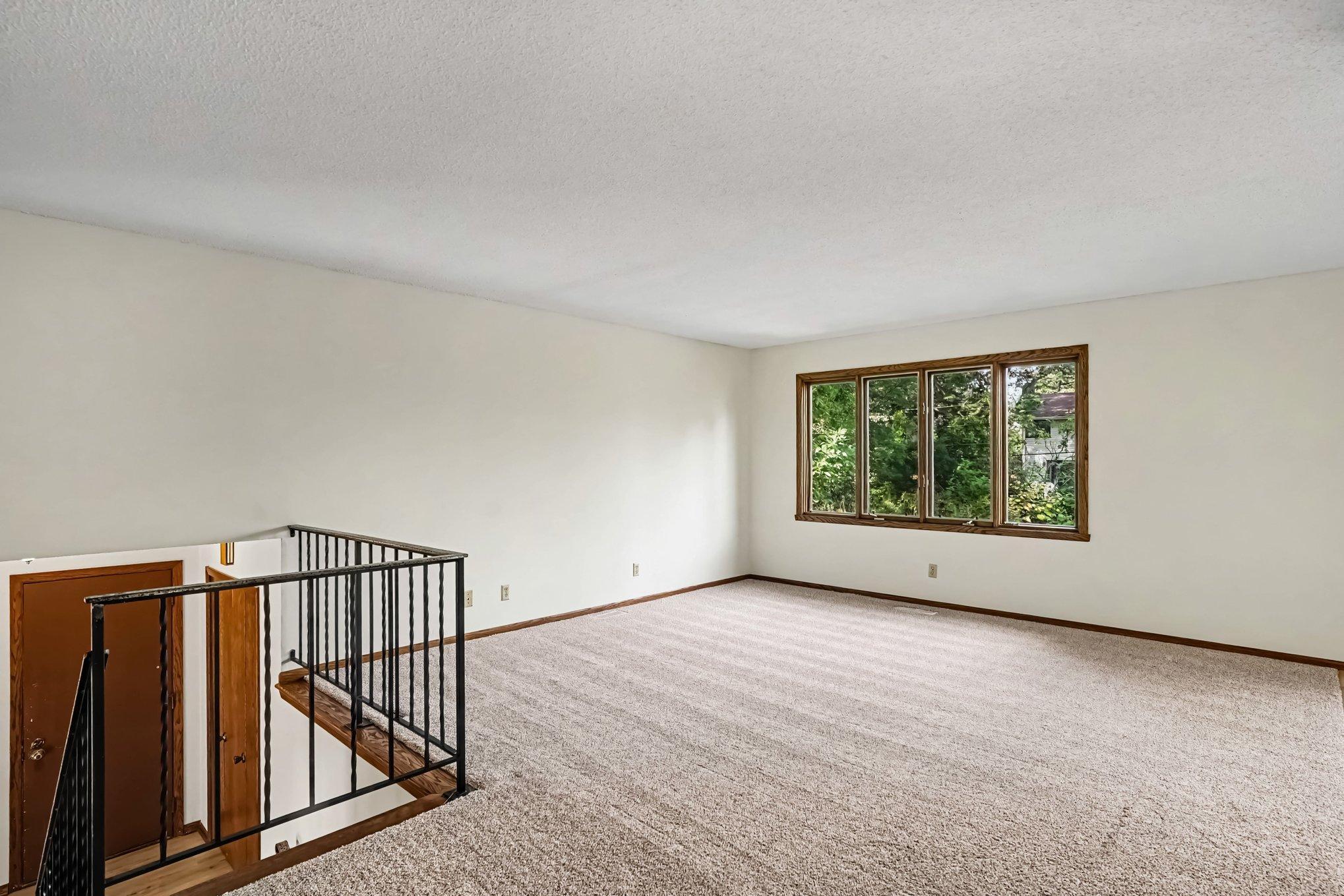 3053 Pine Ridge Drive Property Photo 2