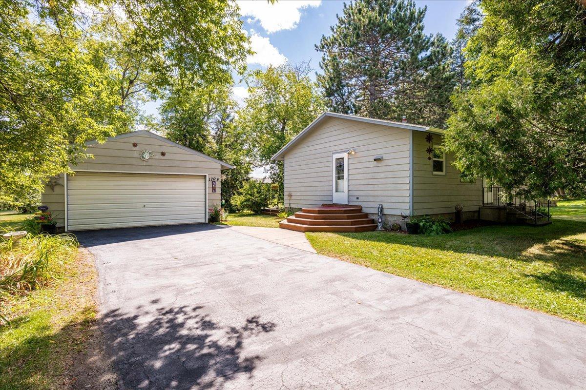 1704 Doddridge Avenue Property Photo 2