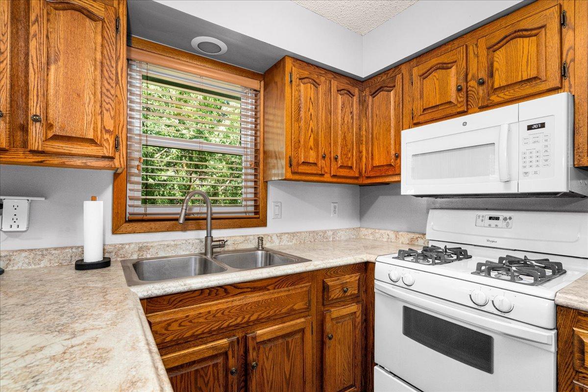 1704 Doddridge Avenue Property Photo 11