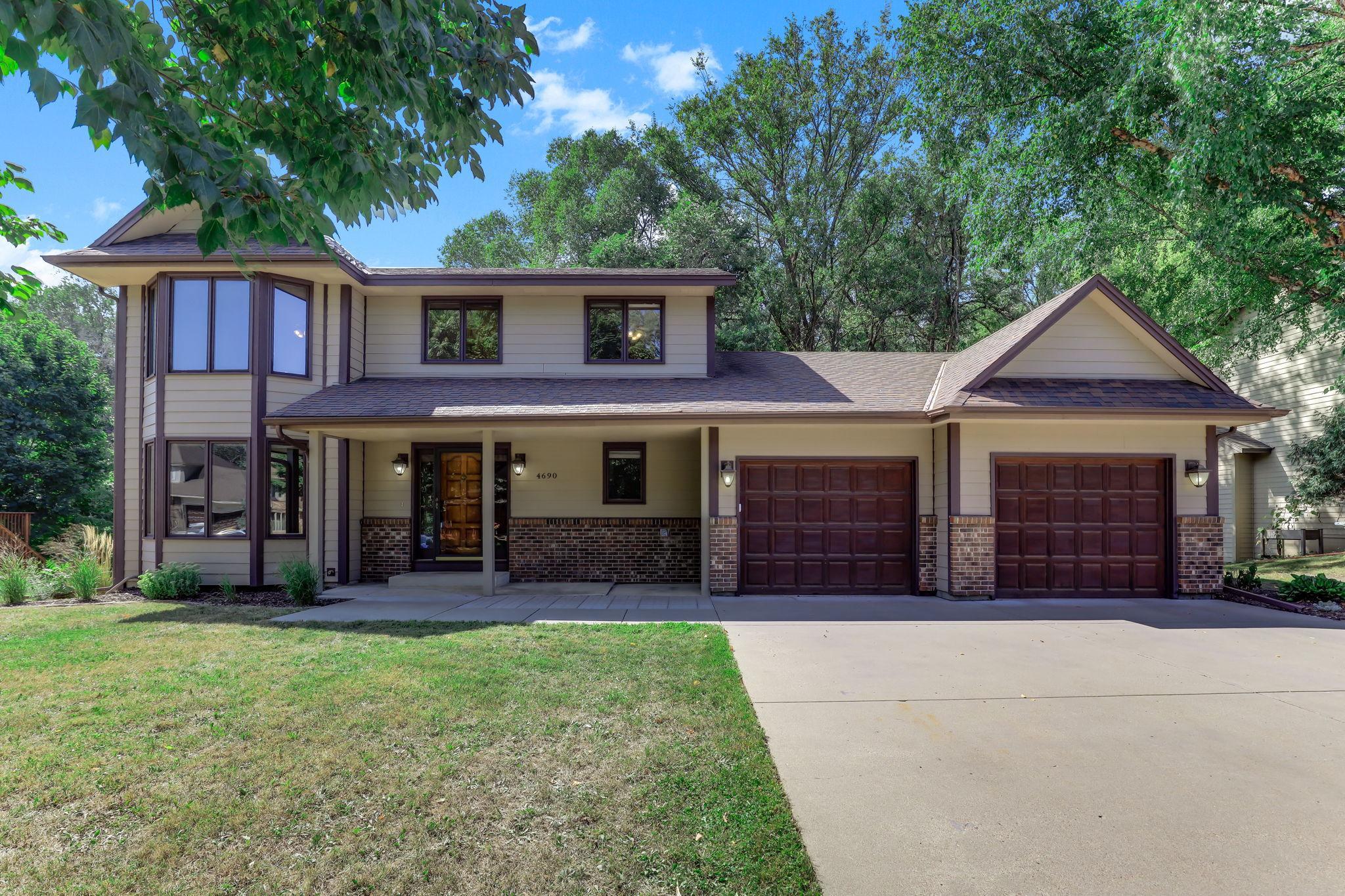 4690 Parkridge Drive Property Photo 1